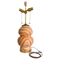 Lampe contemporaine à motifs géométriques orange et pêche