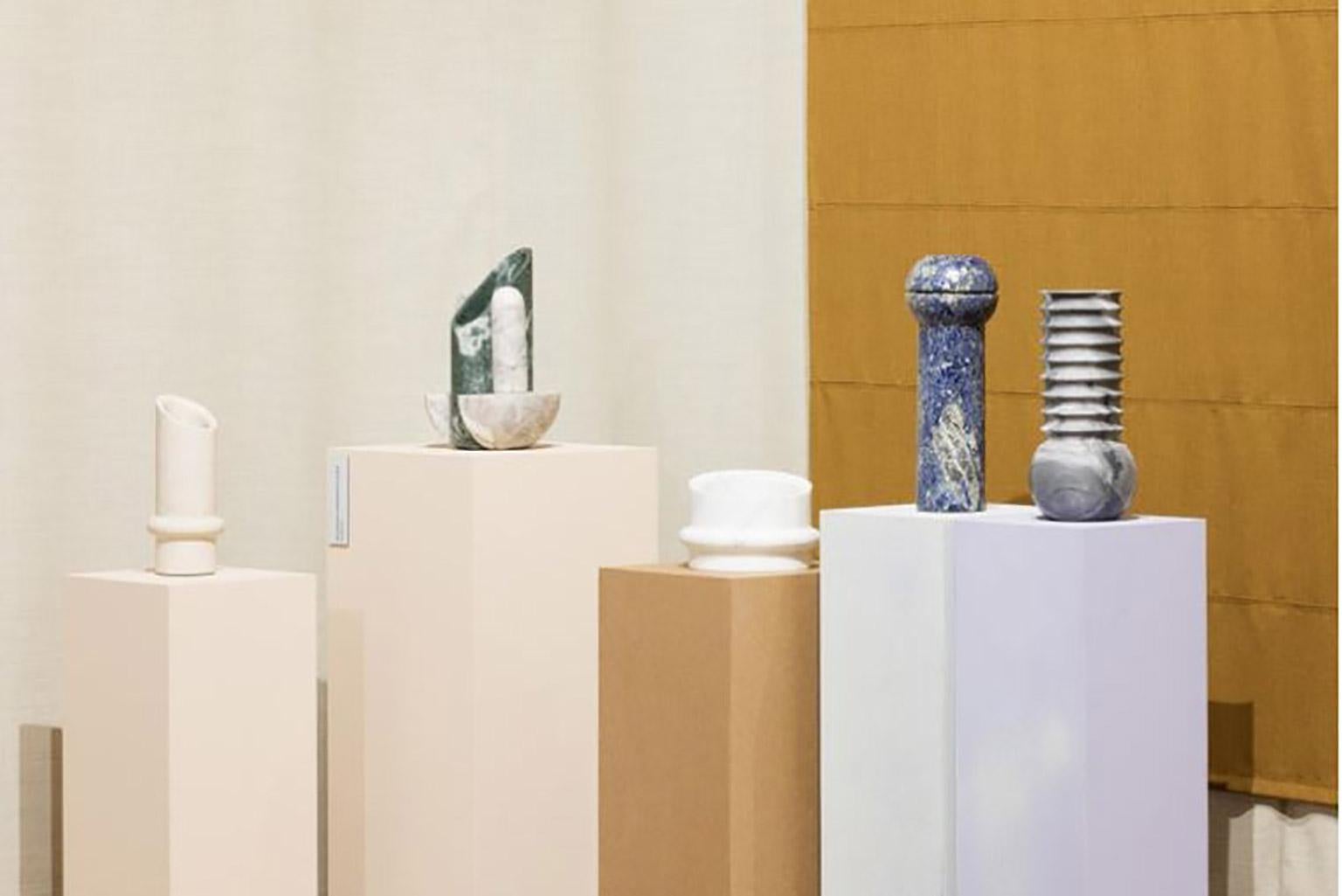 Vase en marbre sculptural géométrique contemporain Bolide:: fabrication italienne Neuf - En vente à Brooklyn, NY