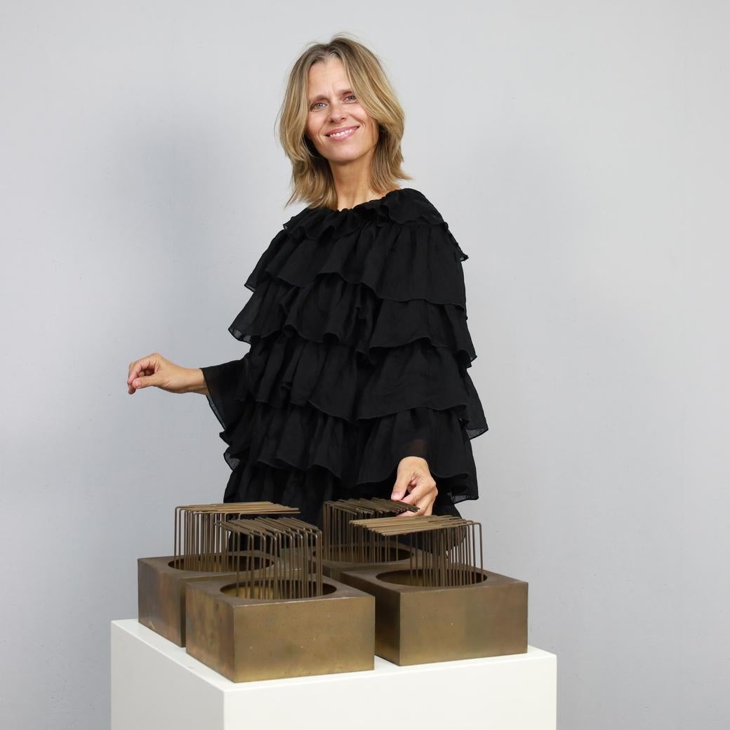 Italiano Scultura geometrica contemporanea in ottone, nello stile di Harry Bertoia, Europa in vendita