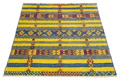 Geometrischer Wollteppich  Hellgelbes abstraktes marokkanisches Design