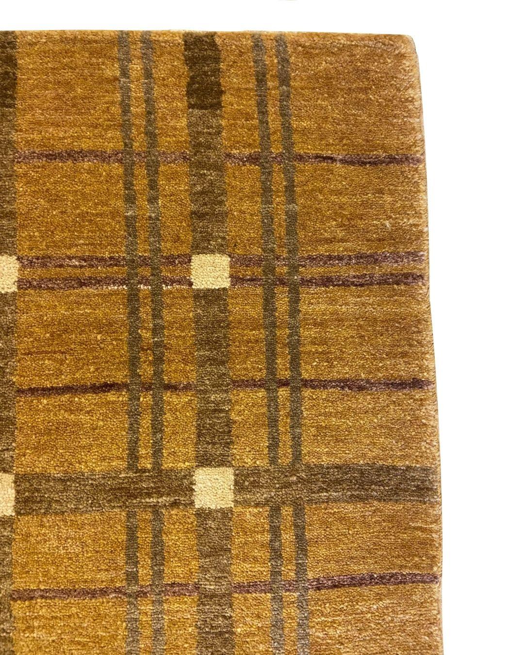 Zeitgenössischer geometrischer Wollteppich, handgesponnen und pflanzengefärbt, braun, lila, 2′x3' (Moderne) im Angebot