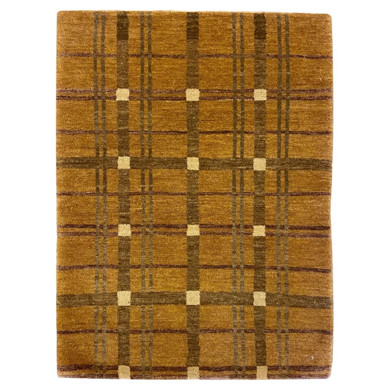 Zeitgenössischer geometrischer Wollteppich, handgesponnen und pflanzengefärbt, braun, lila, 2′x3' im Angebot