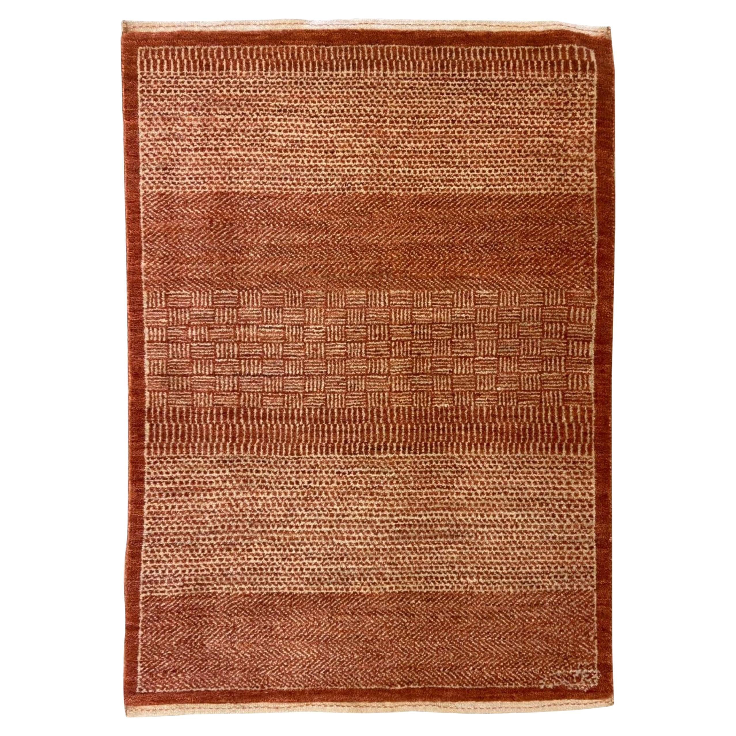 Contemporary Geometric Wool Rug in Vegetable-Dyed Terracotta, 2
 x 3
 in vendita