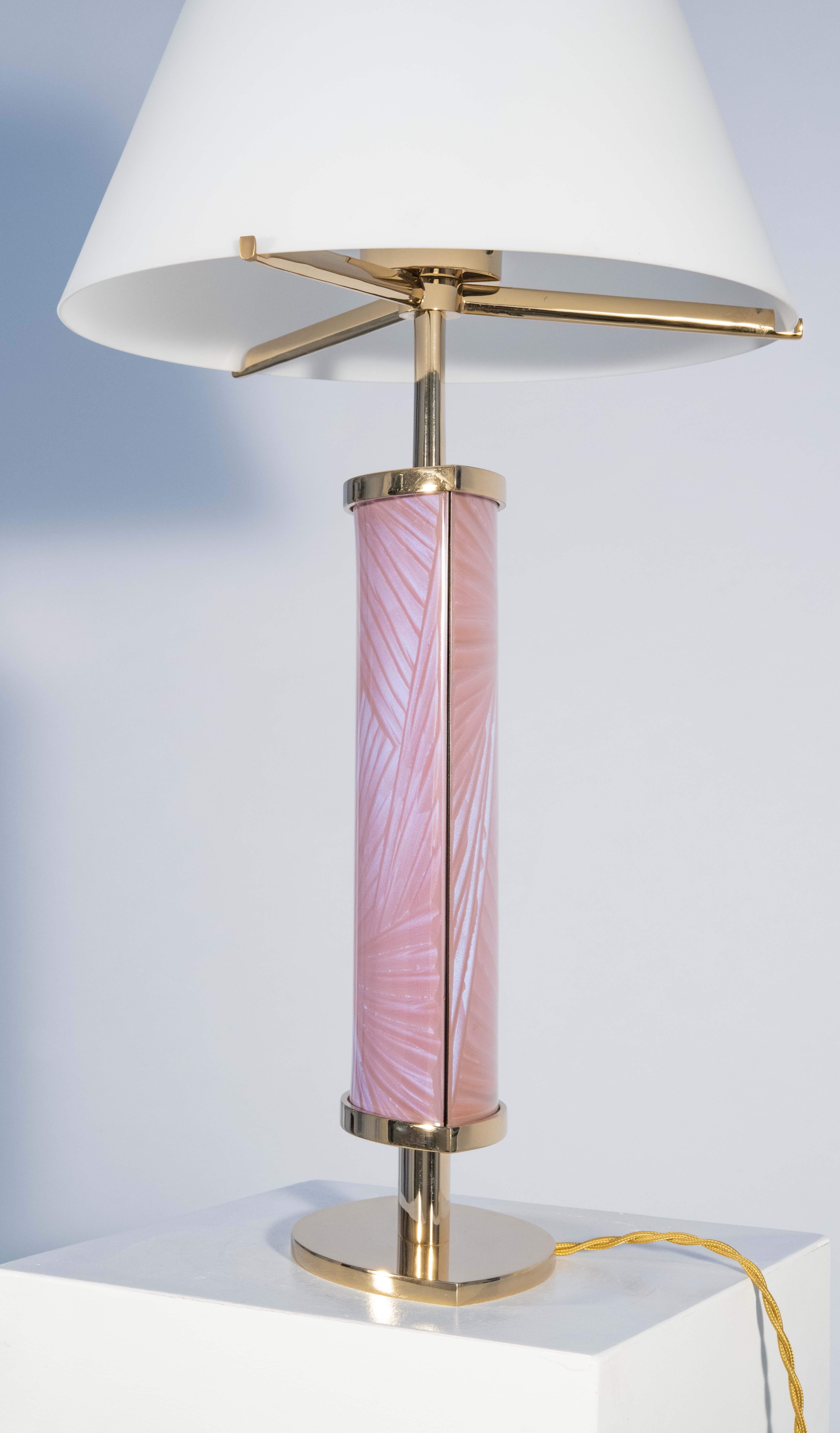 Contemporary 'Tigra' Tischleuchte Rosa schillerndes Kristall und Gold von Ghirò Studio (Moderne) im Angebot