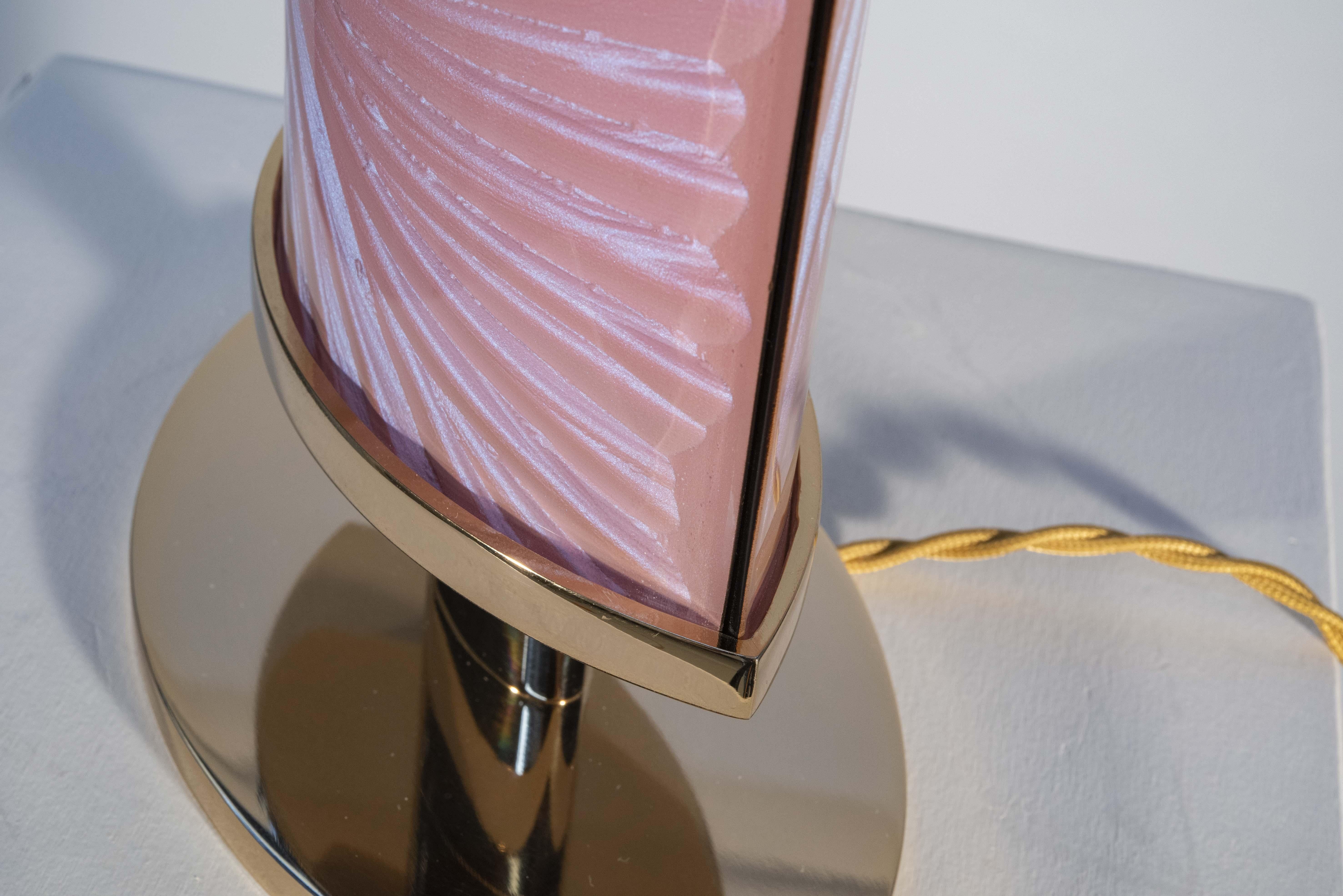Contemporary 'Tigra' Tischleuchte Rosa schillerndes Kristall und Gold von Ghirò Studio (Vergoldet) im Angebot