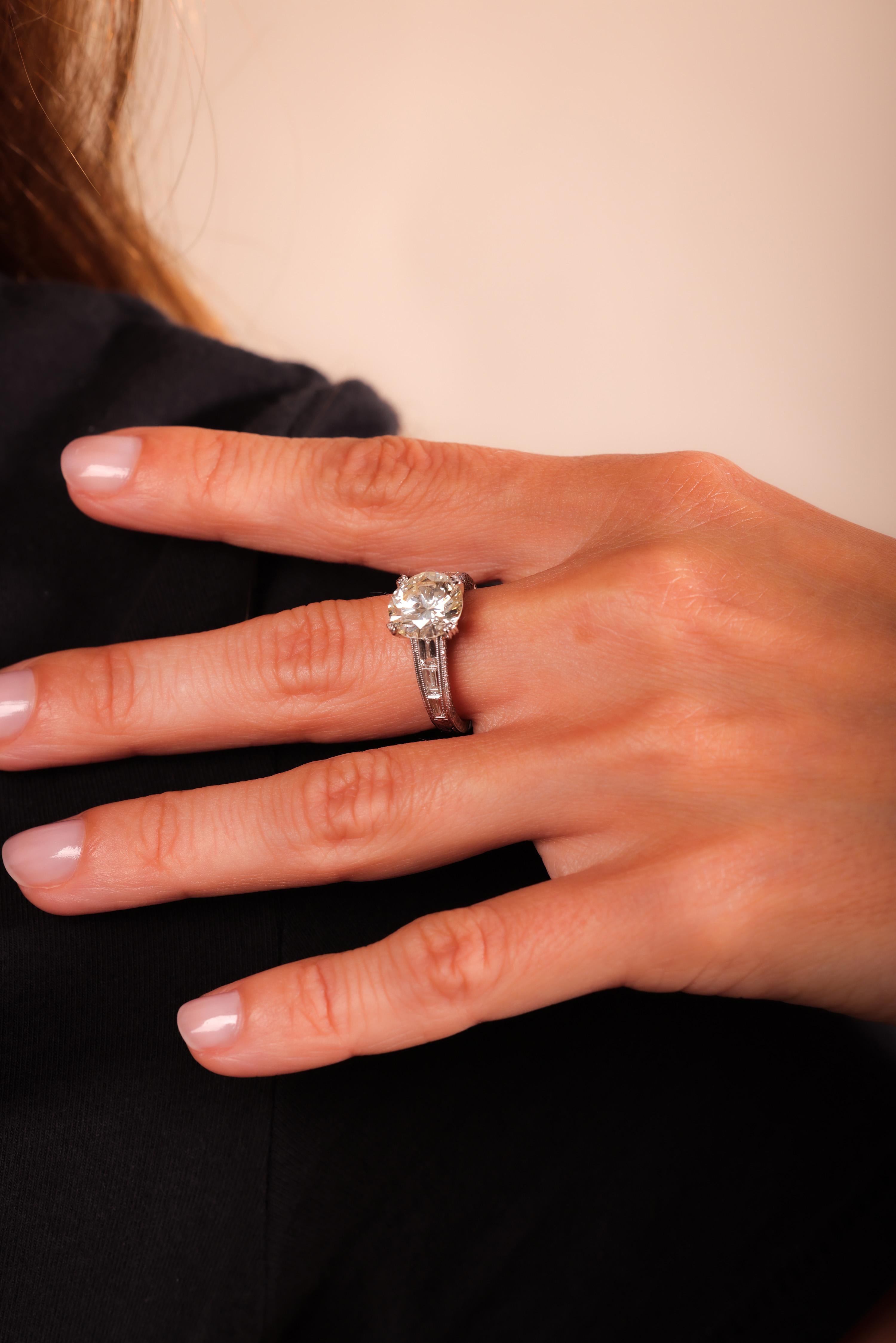 Contemporary GIA 3,19 Karat runder Brillant Diamant Platin Pave Ring im Zustand „Hervorragend“ im Angebot in Beverly Hills, CA