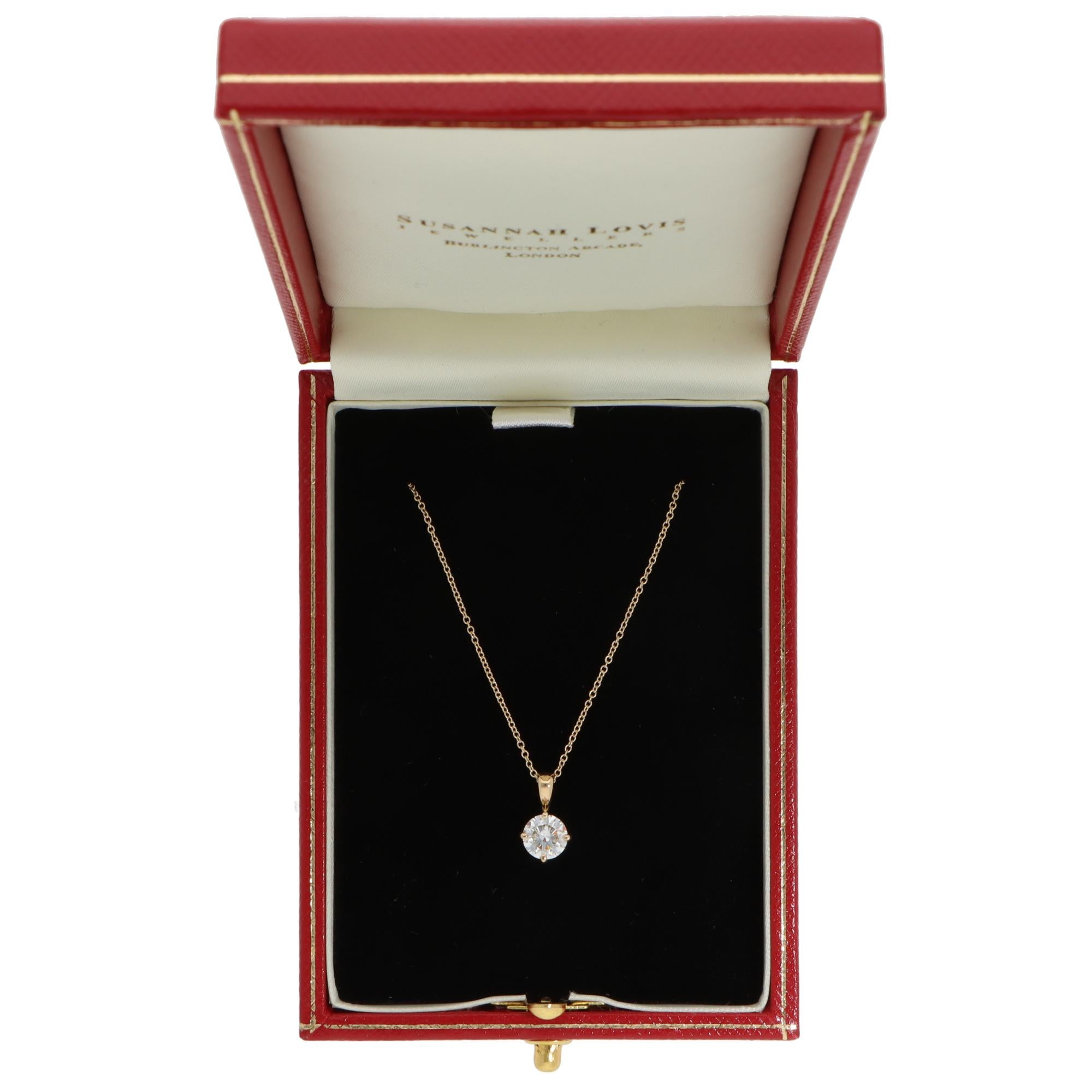 Contemporary GIA Certified 0.70ct Diamond Solitaire Necklace in Yellow Gold In New Condition For Sale In London, GB
