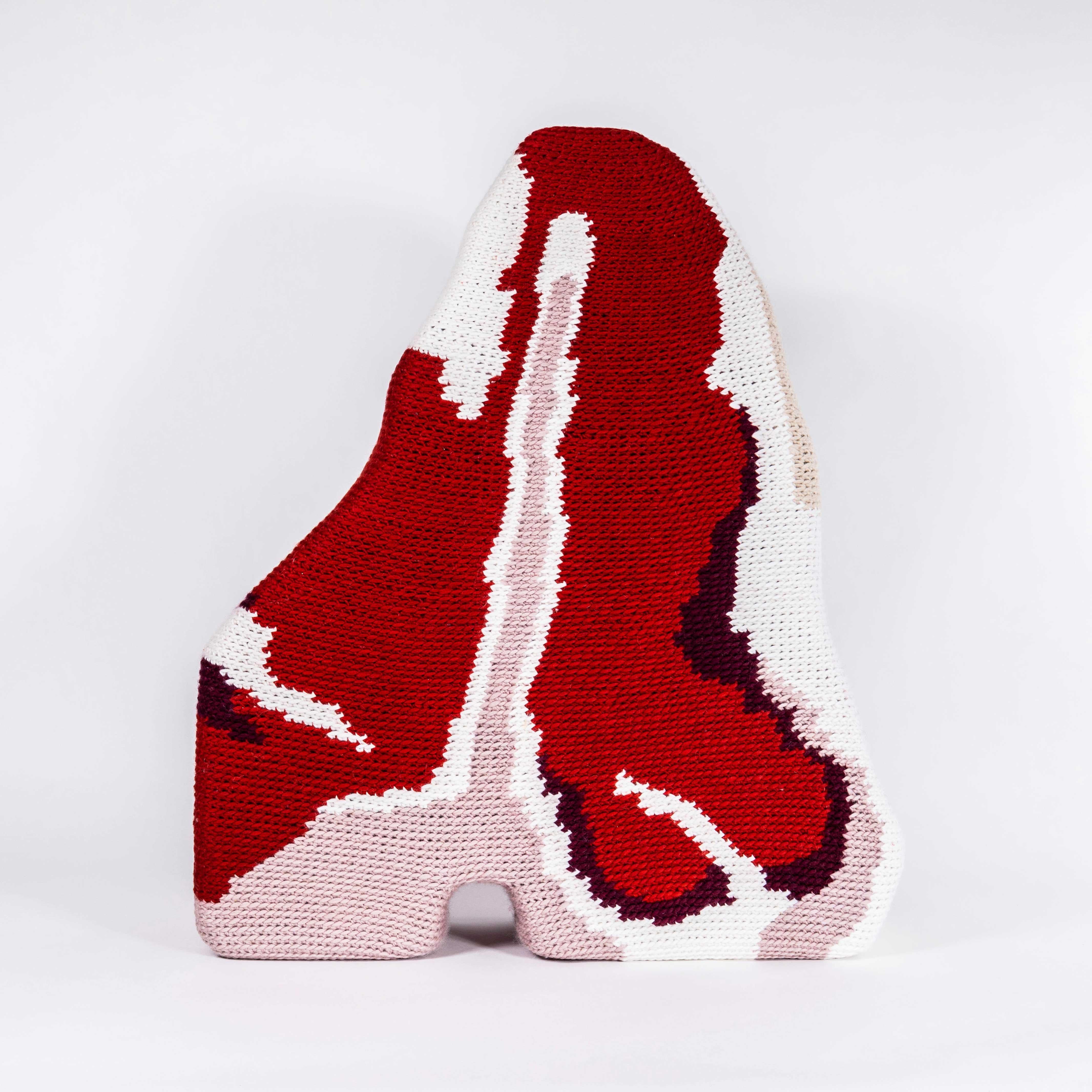 Contemporary Ginormous 'Grande T-Bone' - Clemence Jolie. 

Clemence Jolie vive e lavora a Parigi. Clemence si è diplomata come graphic designer all'Ecole Nationale Superieure D'Arts Appliques et des Metieres D'Art, alla Chelsea School Of Art e alla