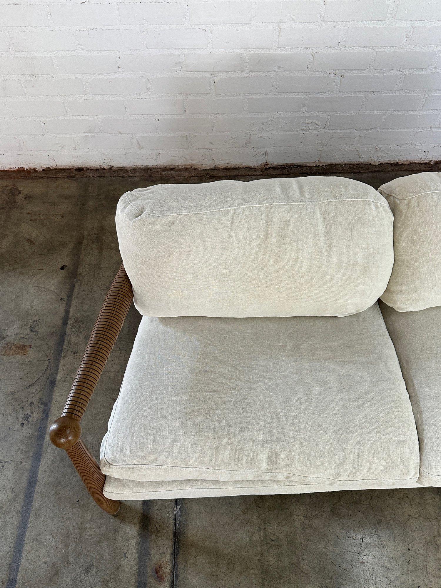 Contemporary Gio sofa For Sale 2