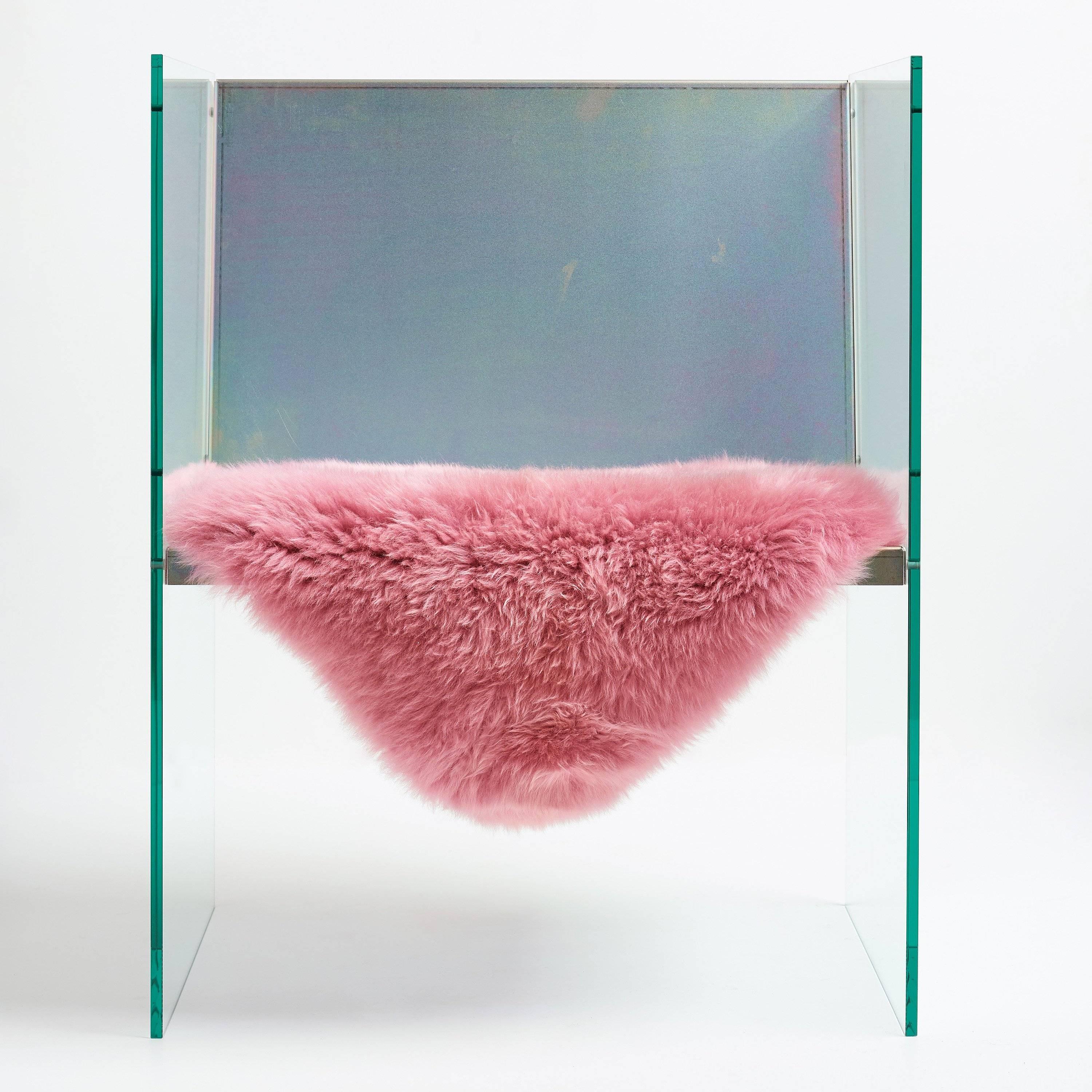 Scandinavo moderno Sedia contemporanea in vetro e acciaio iridescente di Fredrik Paulsen in vendita