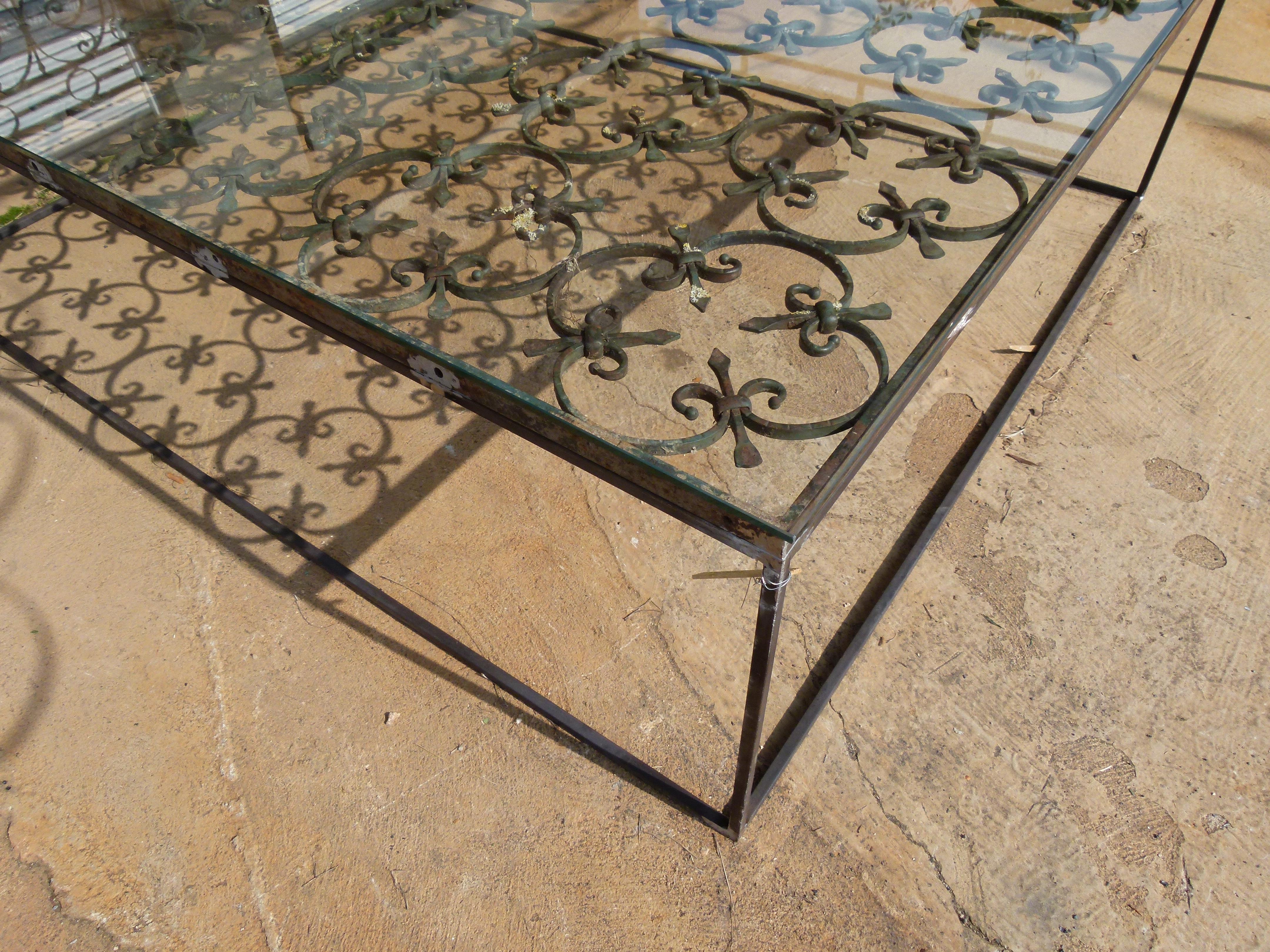 Contemporary  Design Glass Center Table, France In Good Condition In Vulpellac, Girona