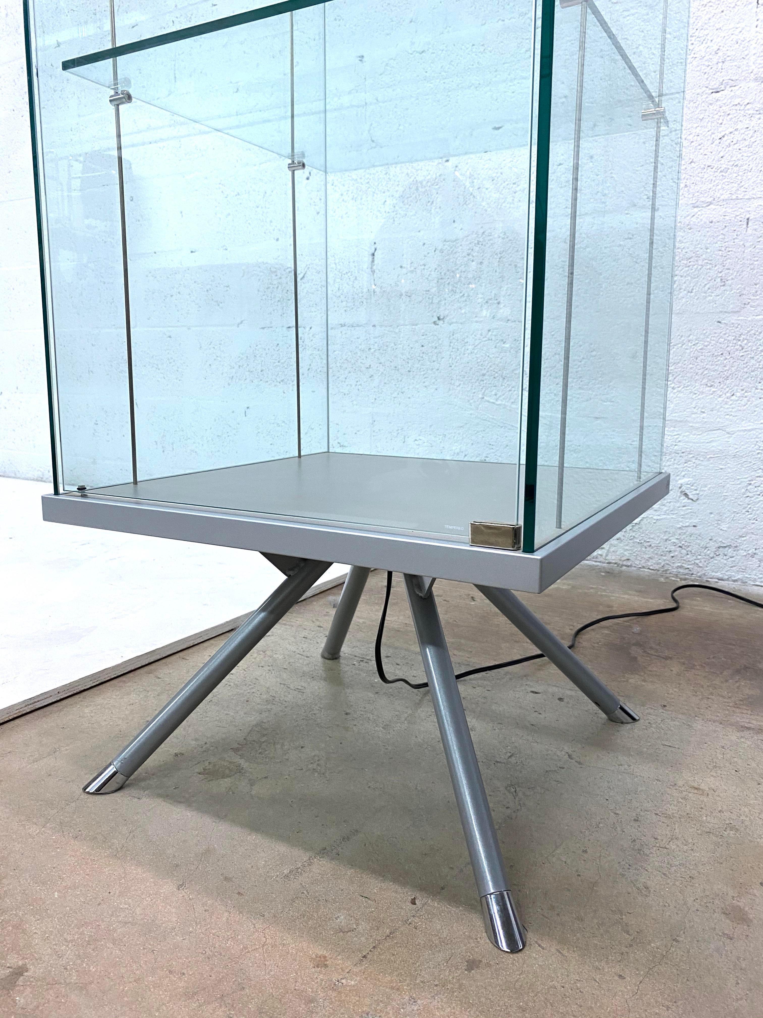 Contemporary Glass Curio / Vitrine with Spot Lamp In Good Condition In Miami, FL