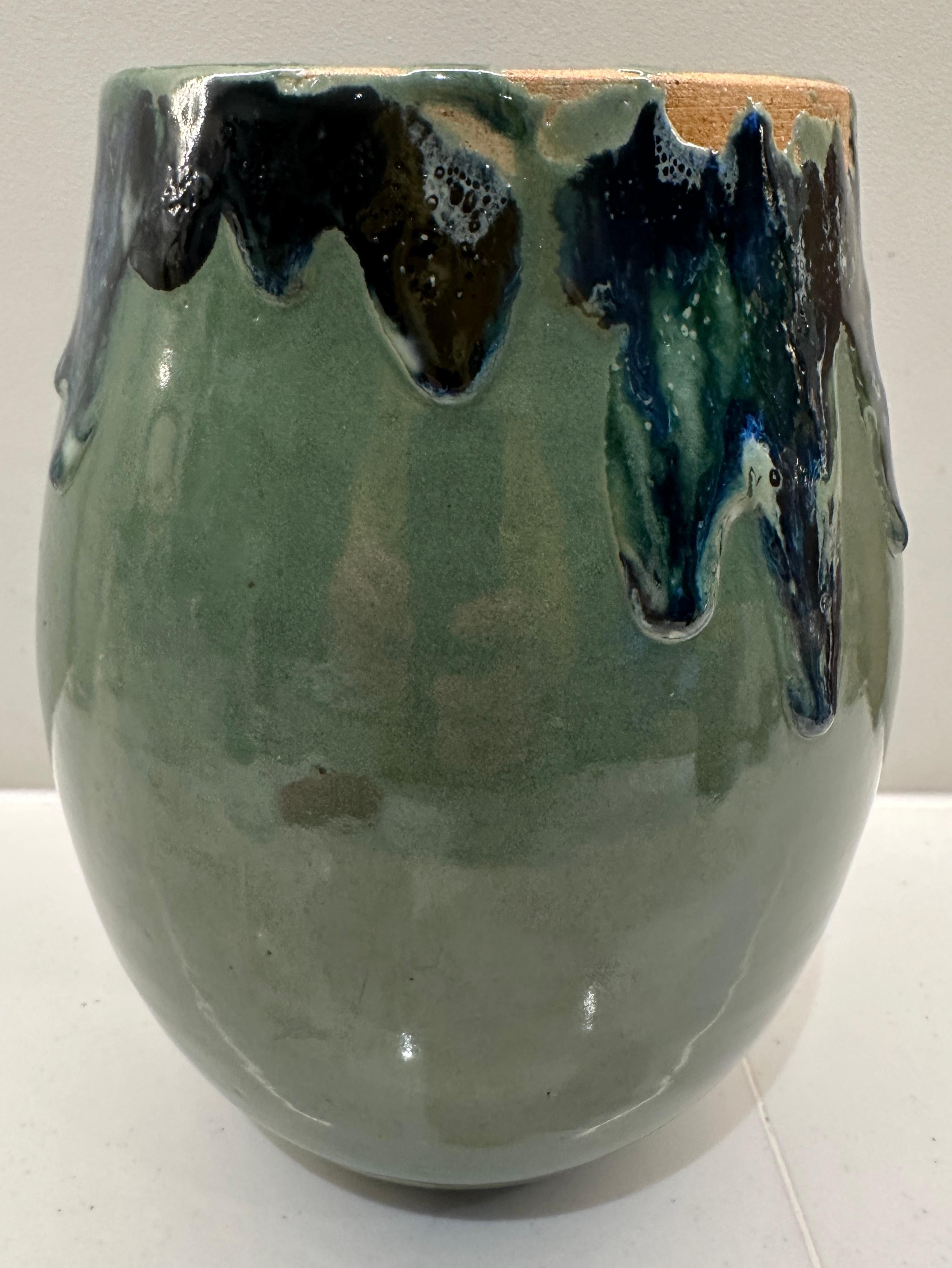 Vaso contemporaneo in ceramica smaltata rustica Greene & Greene & Blue di FD21 Clay in vendita 3