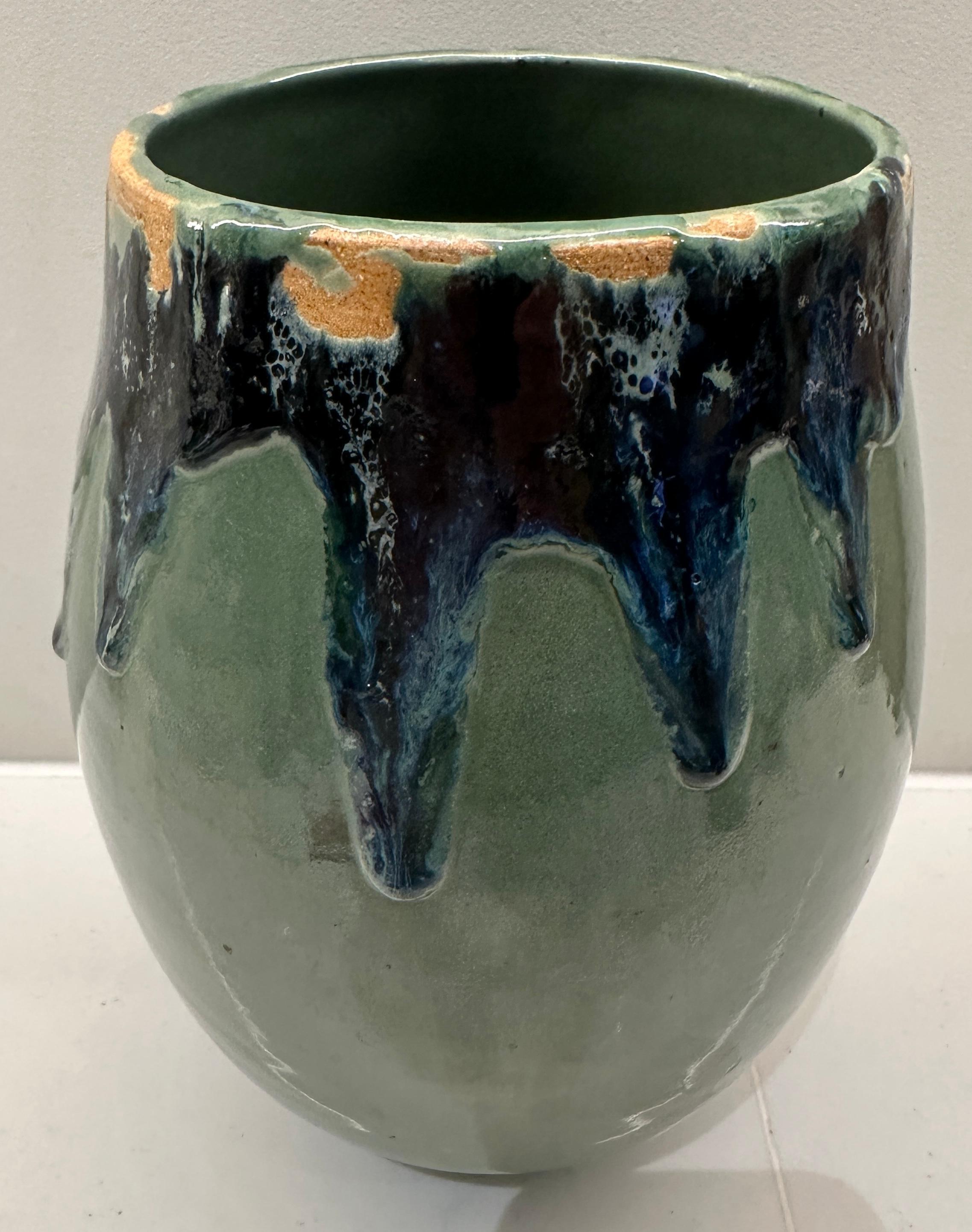 Ceramica Vaso contemporaneo in ceramica smaltata rustica Greene & Greene & Blue di FD21 Clay in vendita