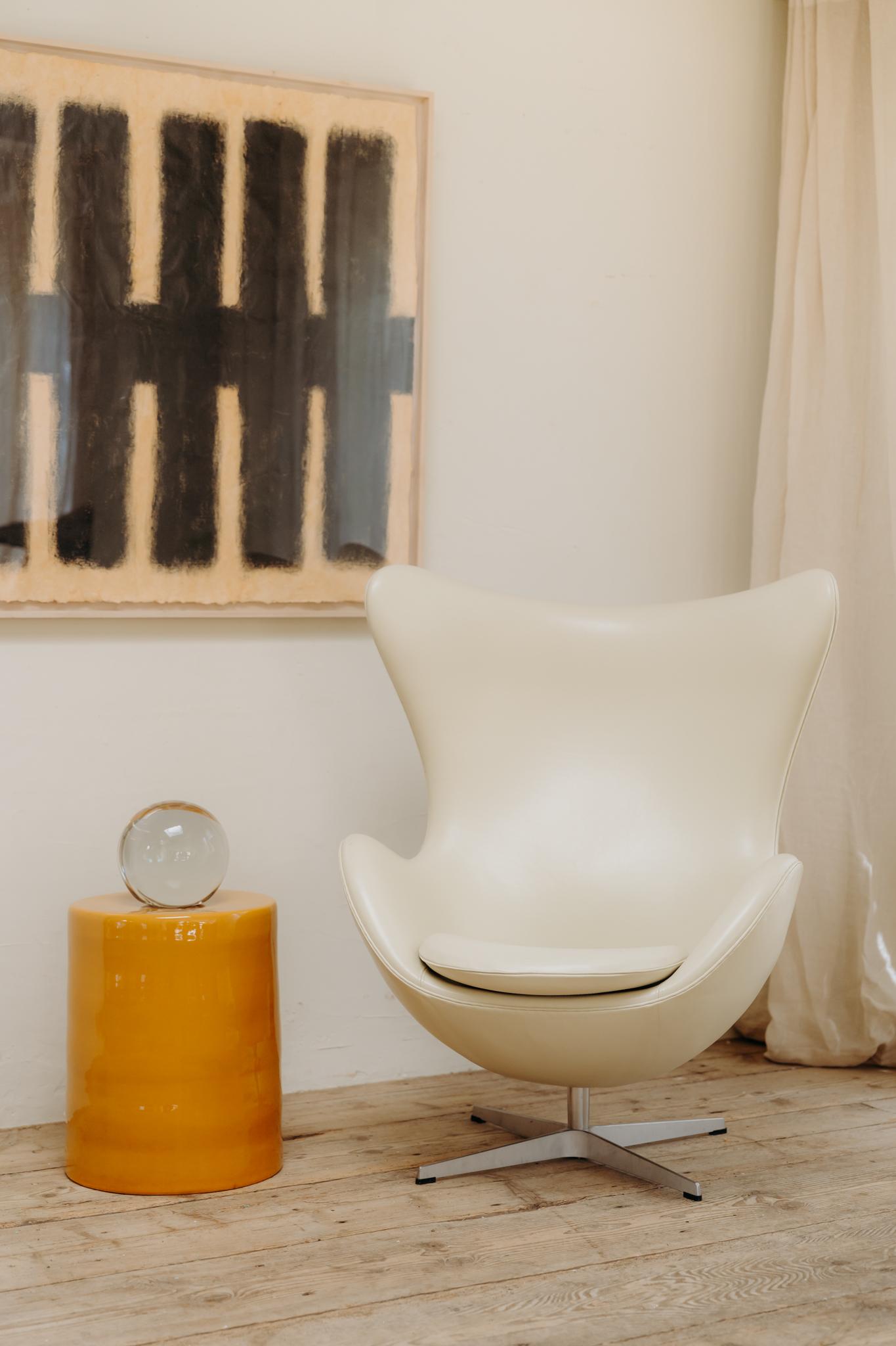 contemporary glazed ceramic side tables/stools For Sale 4