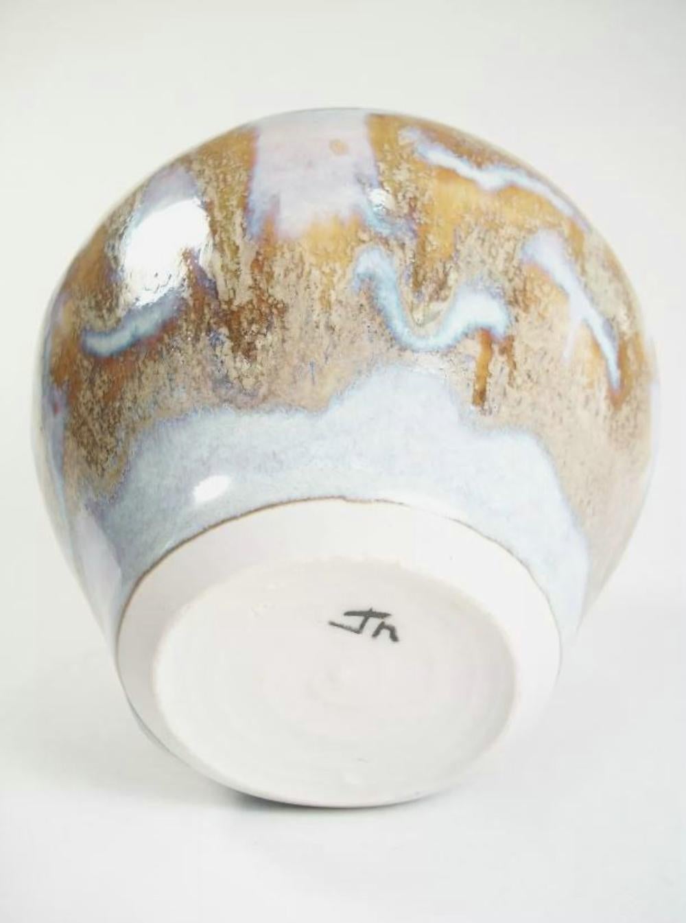 20ième siècle Vase contemporain en grès émaillé de Studio Pottery - Signé - Fin du 20ème siècle en vente