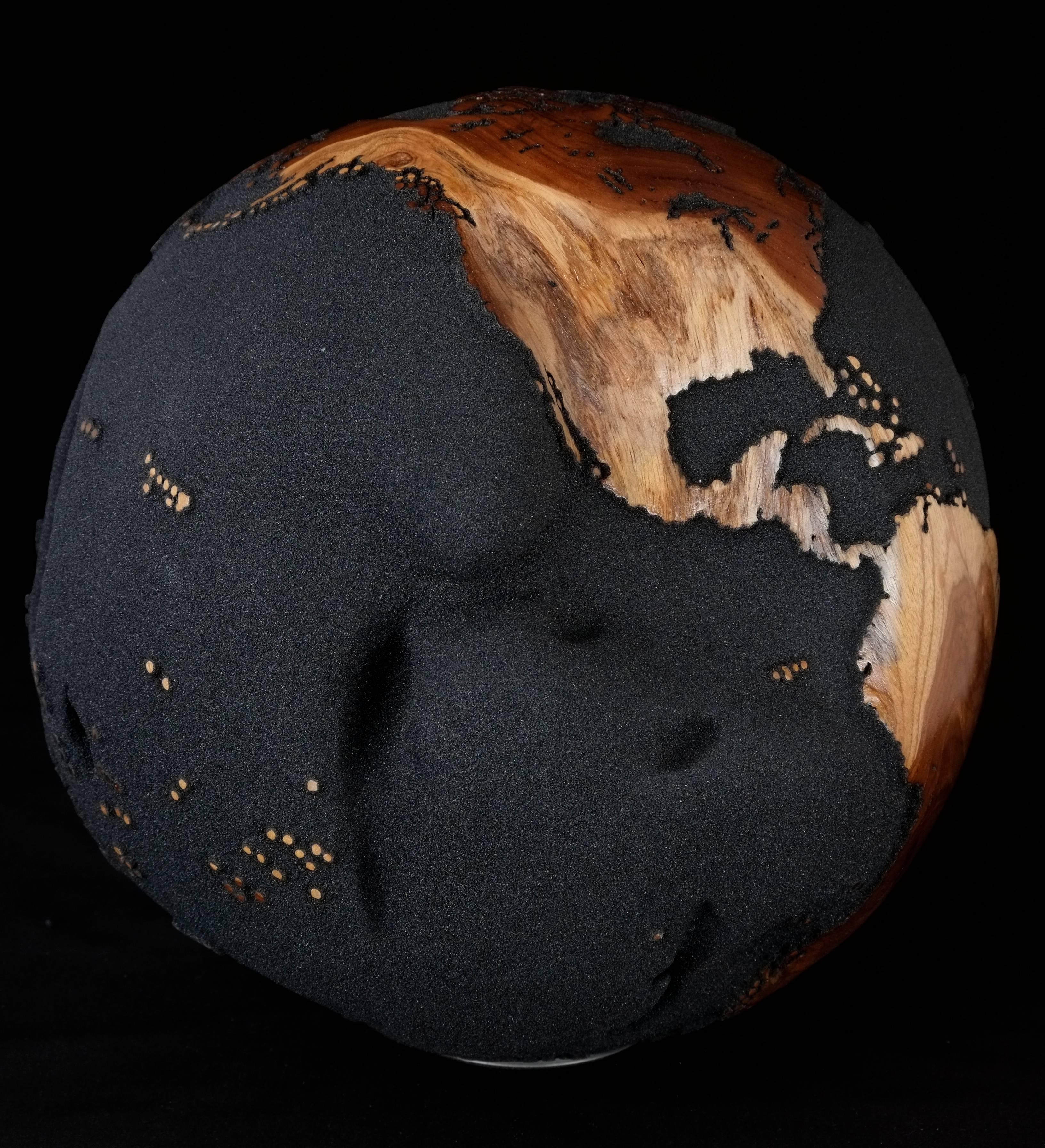 Contemporary Globe in Teak Root with Volcanic Sand and Natural Holes, 30cm In Excellent Condition In Saint-Ouen, FR