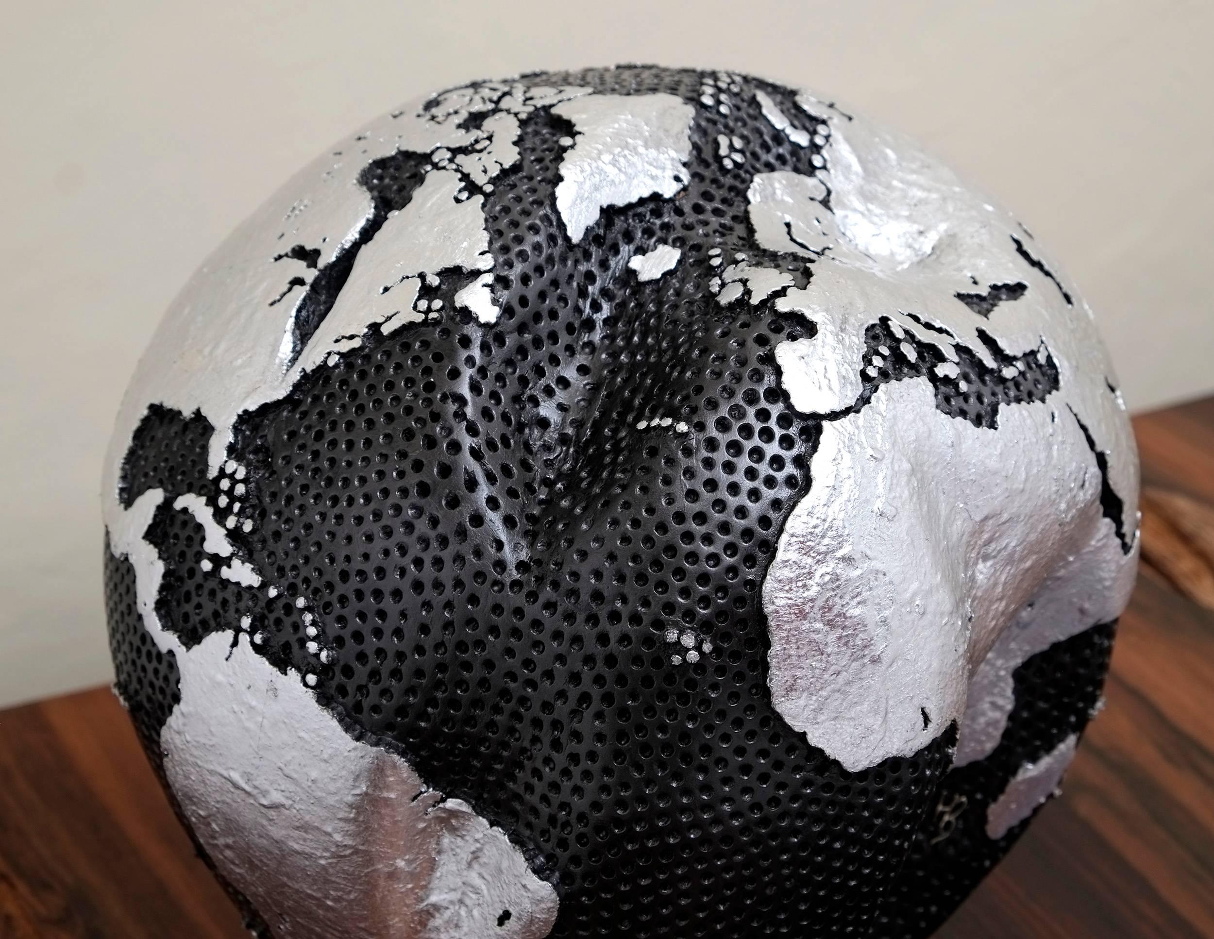 Contemporary Globe with Silver Hammered Holes and Graphite Finish, 30cm In Excellent Condition In Saint-Ouen, FR