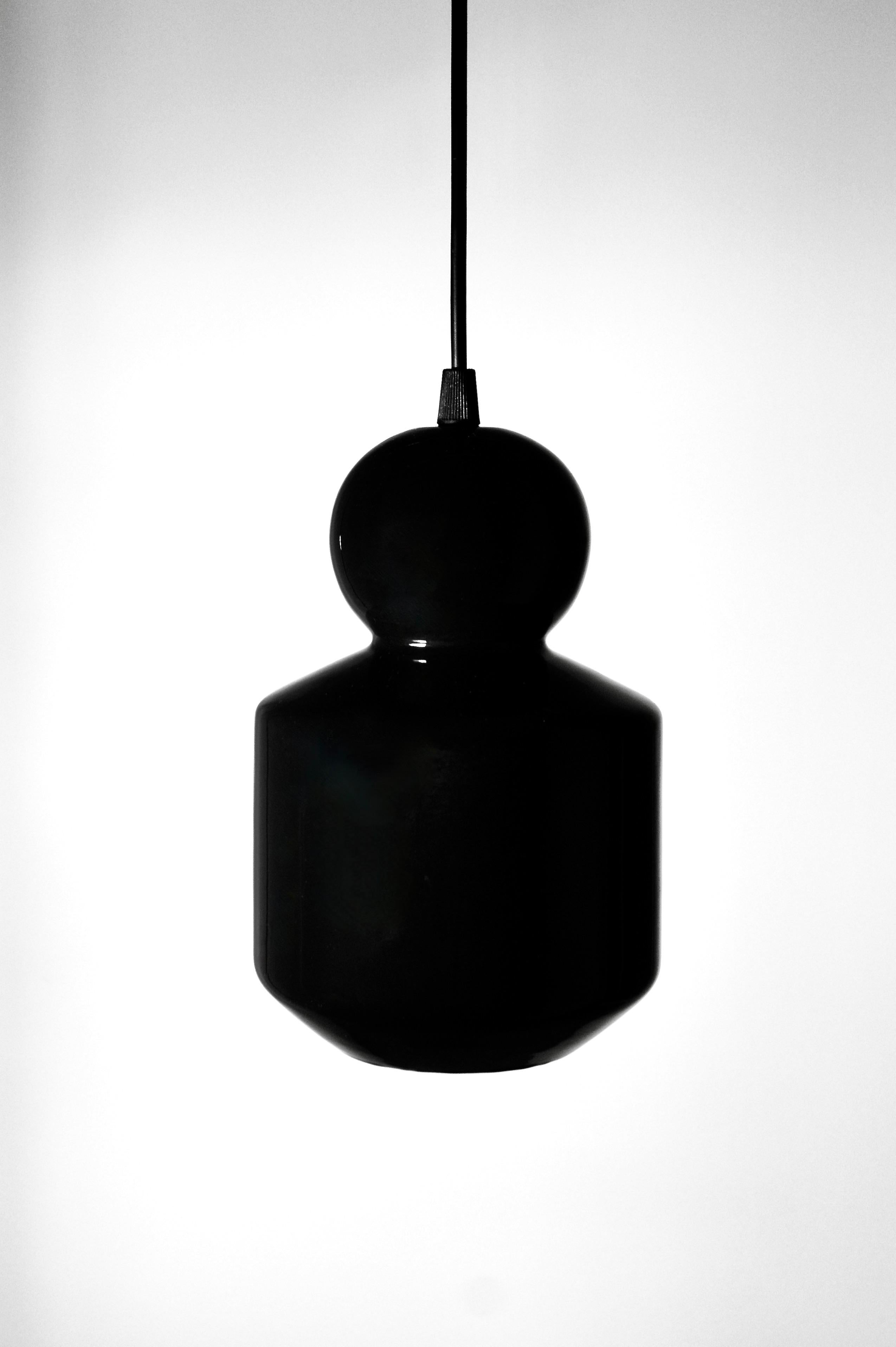 lampada a sospensione LOVER 1.0
design RODRIGO VAIRINHOS

La 
