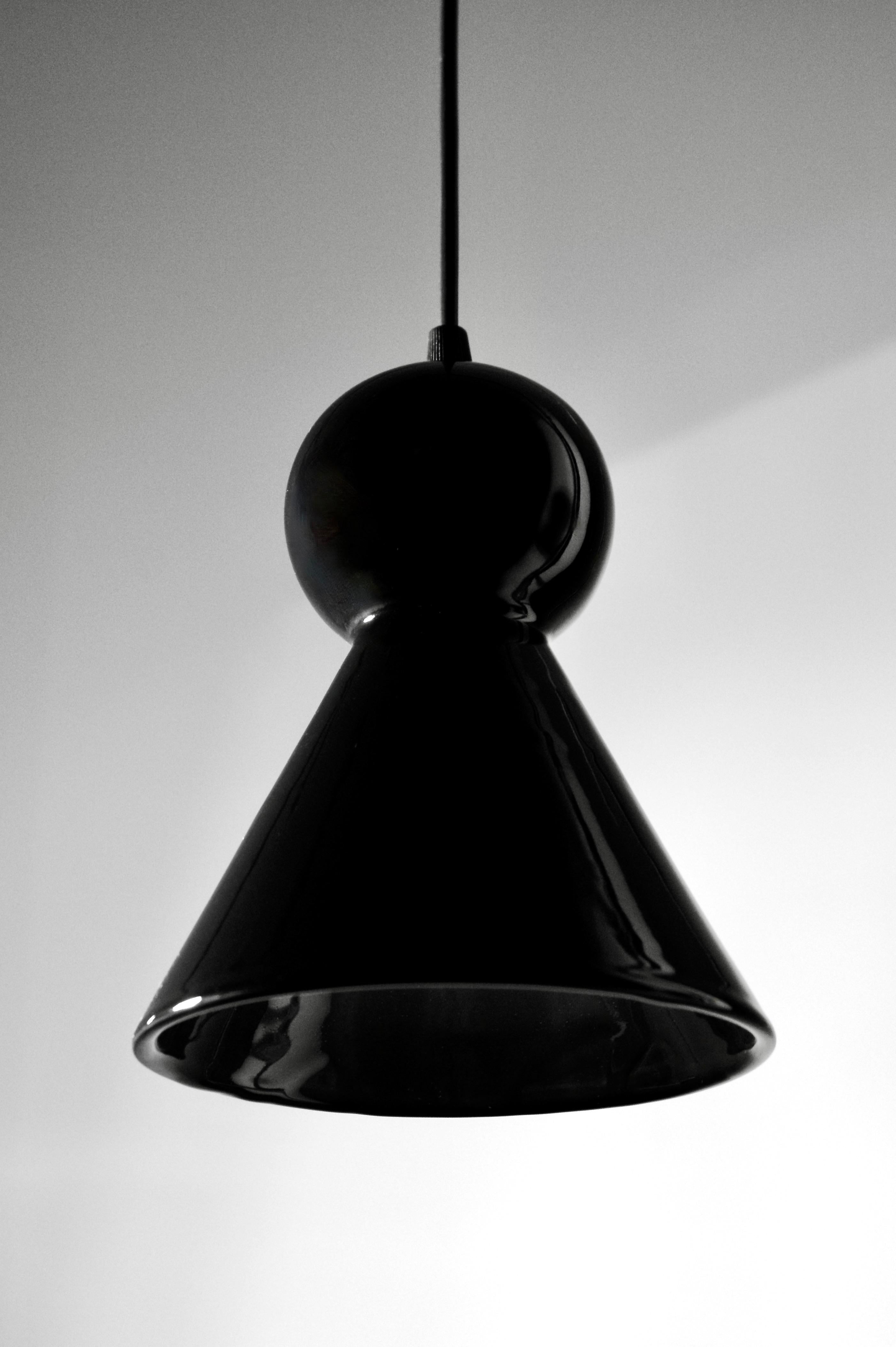 Lampada a sospensione contemporanea in gres nero lucido, design minimalista, LOVER 2.0 In condizioni Nuovo in vendita a Köln, DE