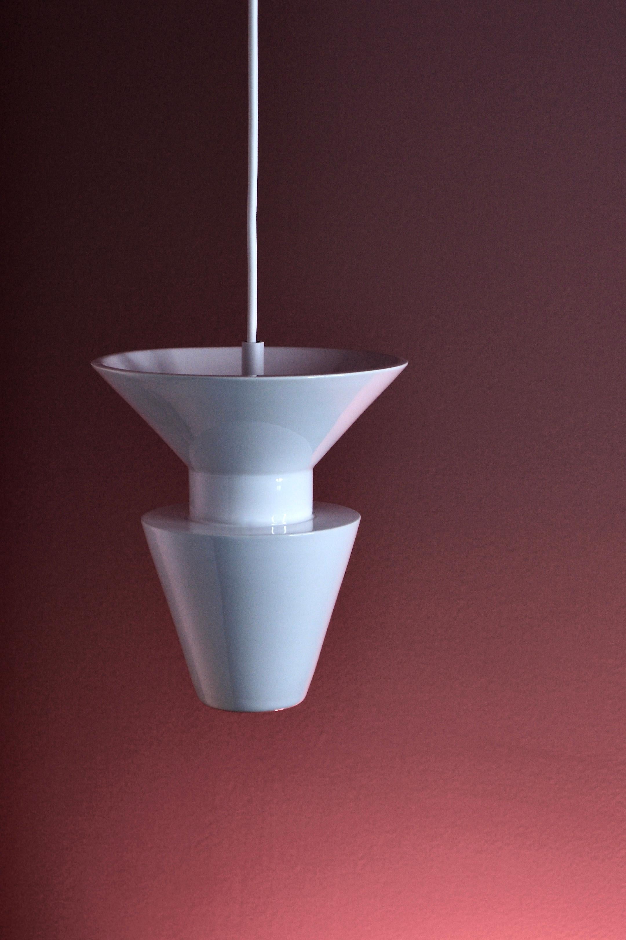 Tedesco Lampada a sospensione contemporanea in gres bianco lucido, design minimalista TWIN 1.2 in vendita