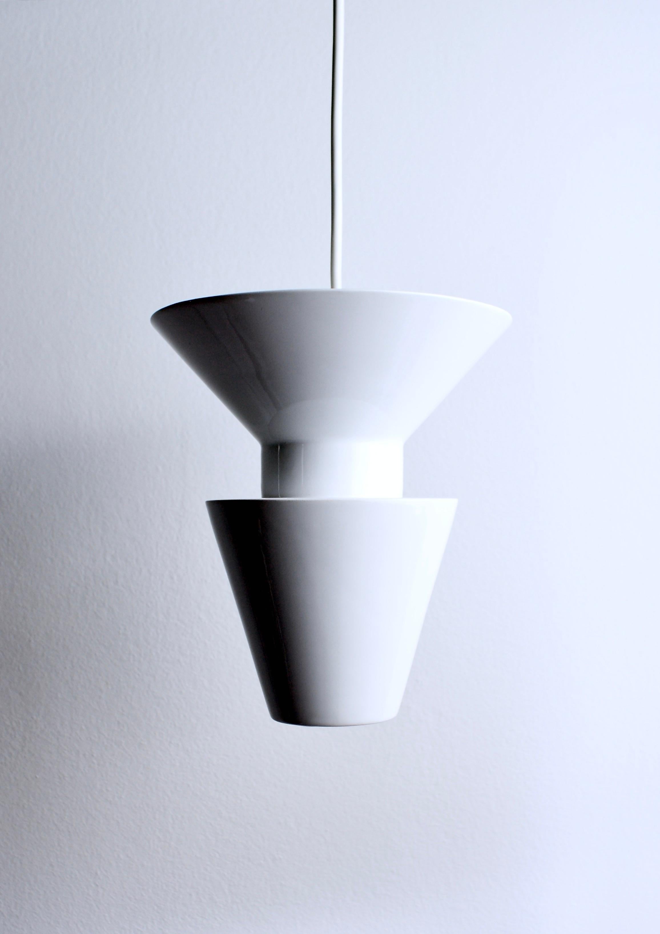 XXI secolo e contemporaneo Lampada a sospensione contemporanea in gres bianco lucido, design minimalista TWIN 1.2 in vendita