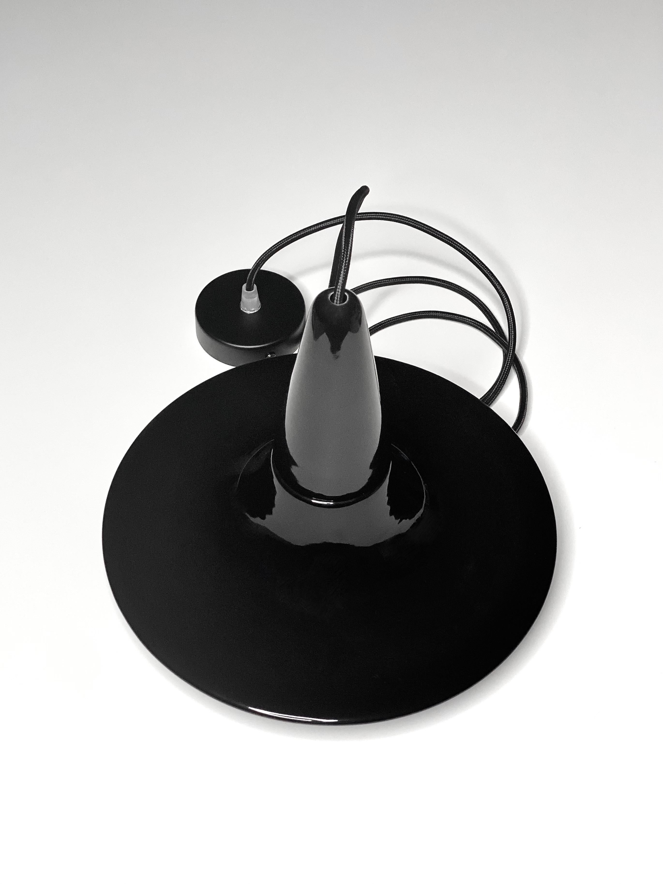 XXI secolo e contemporaneo Lampada a sospensione contemporanea in gres nero lucido, design minimalista, SML3 in vendita