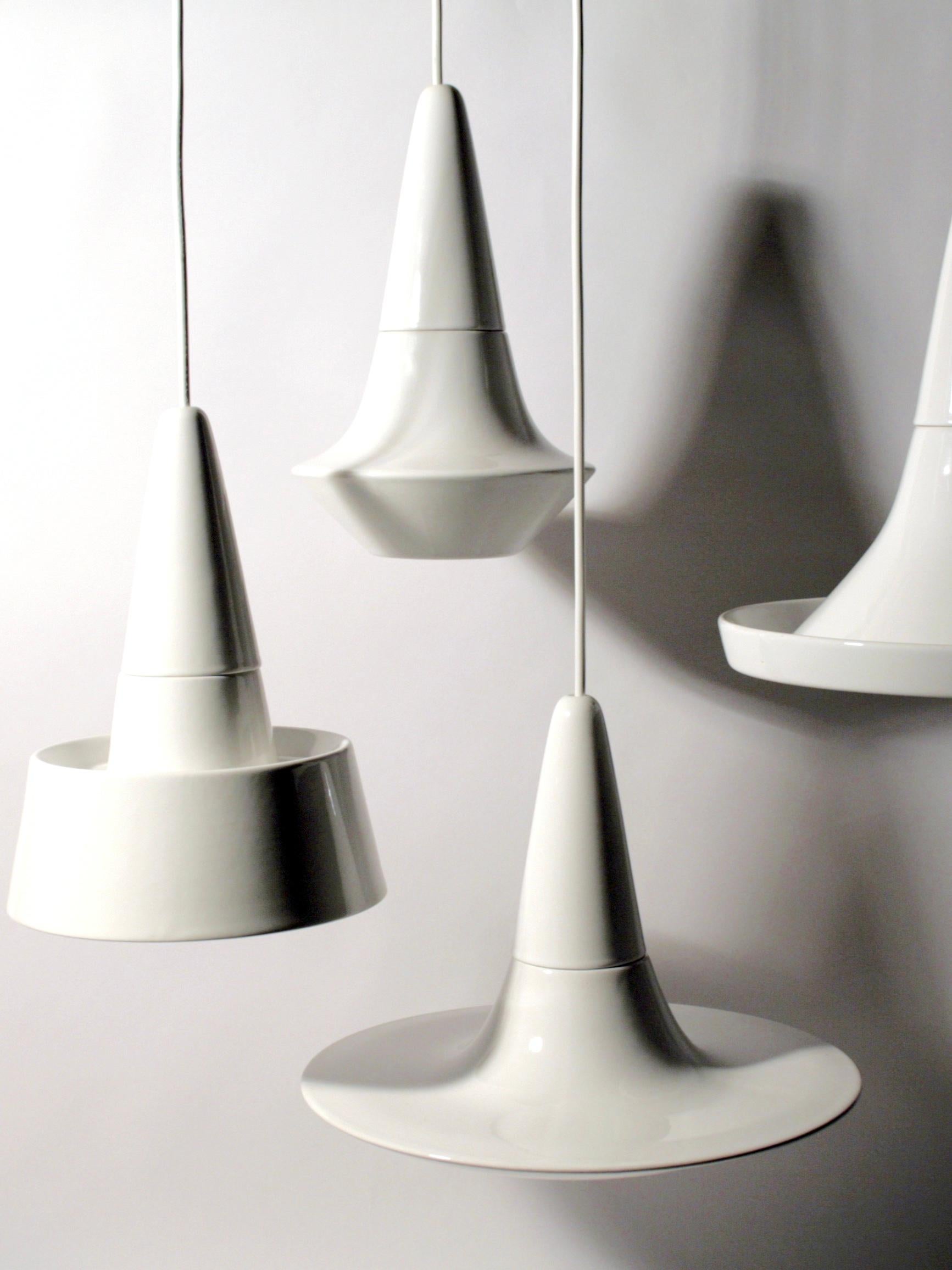 Lampada a sospensione contemporanea in gres bianco lucido, design minimalista, SML1 in vendita 4
