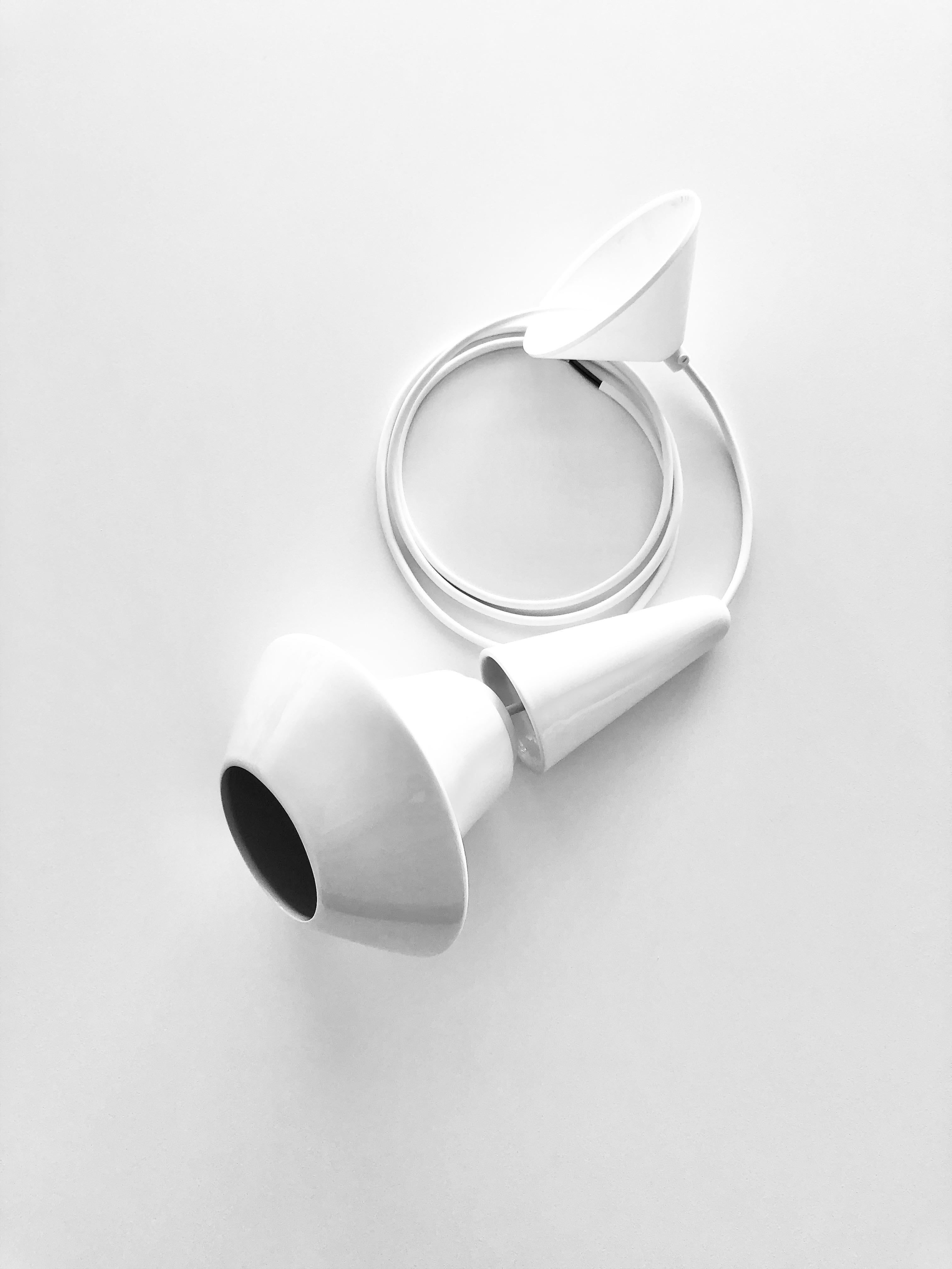 Grès porcellanato Lampada a sospensione contemporanea in gres bianco lucido, design minimalista, SML1 in vendita