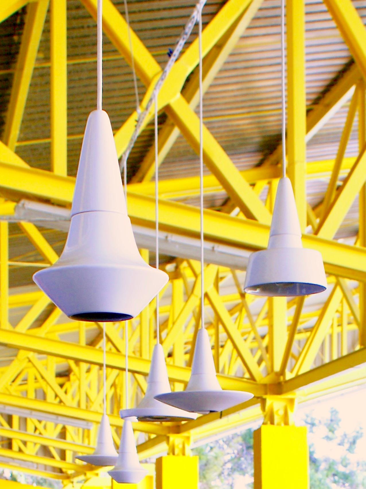 Lampada a sospensione contemporanea in gres bianco lucido, design minimalista, SML3 in vendita 7