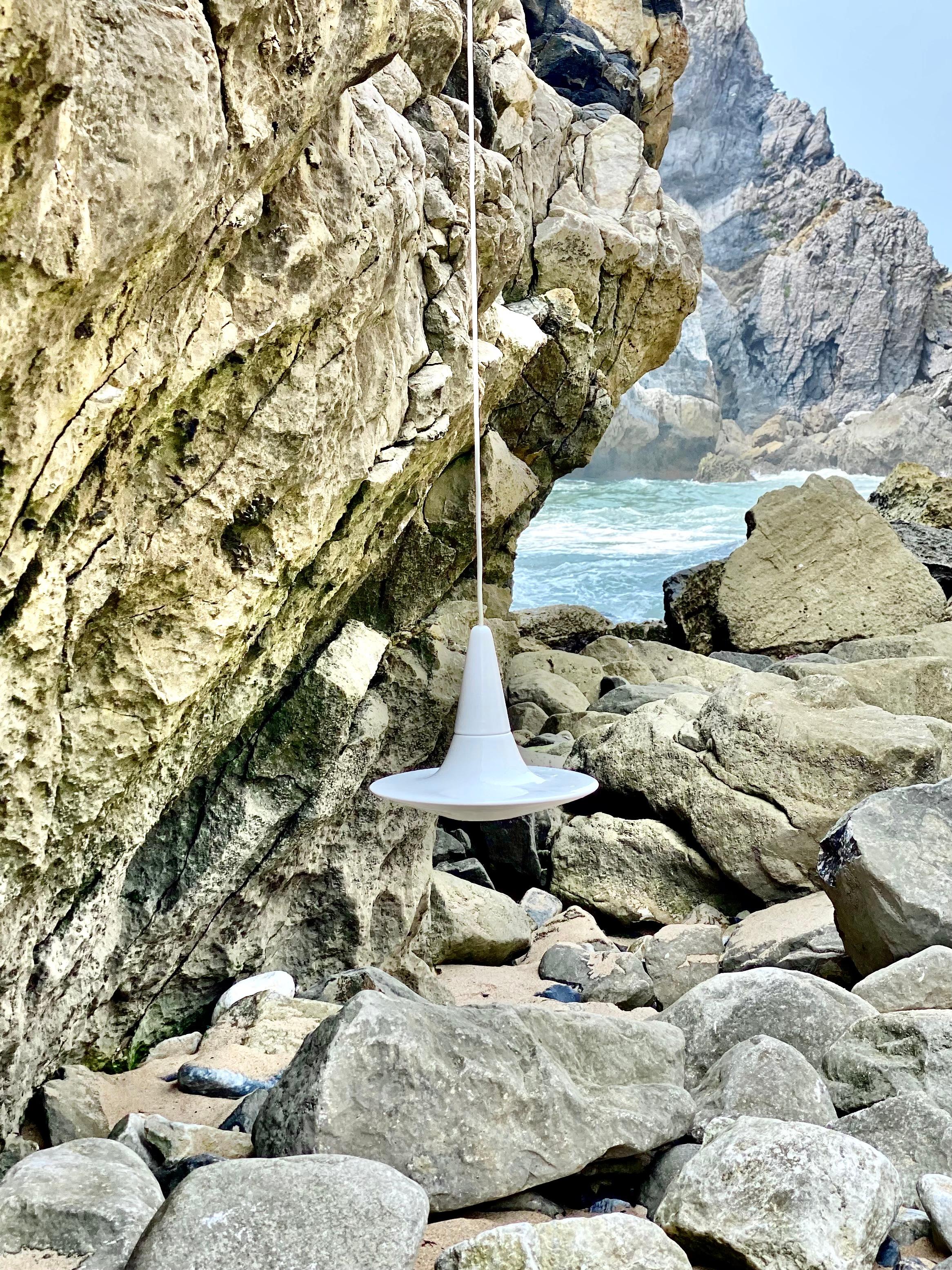 Lampada a sospensione contemporanea in gres bianco lucido, design minimalista, SML3 in vendita 9