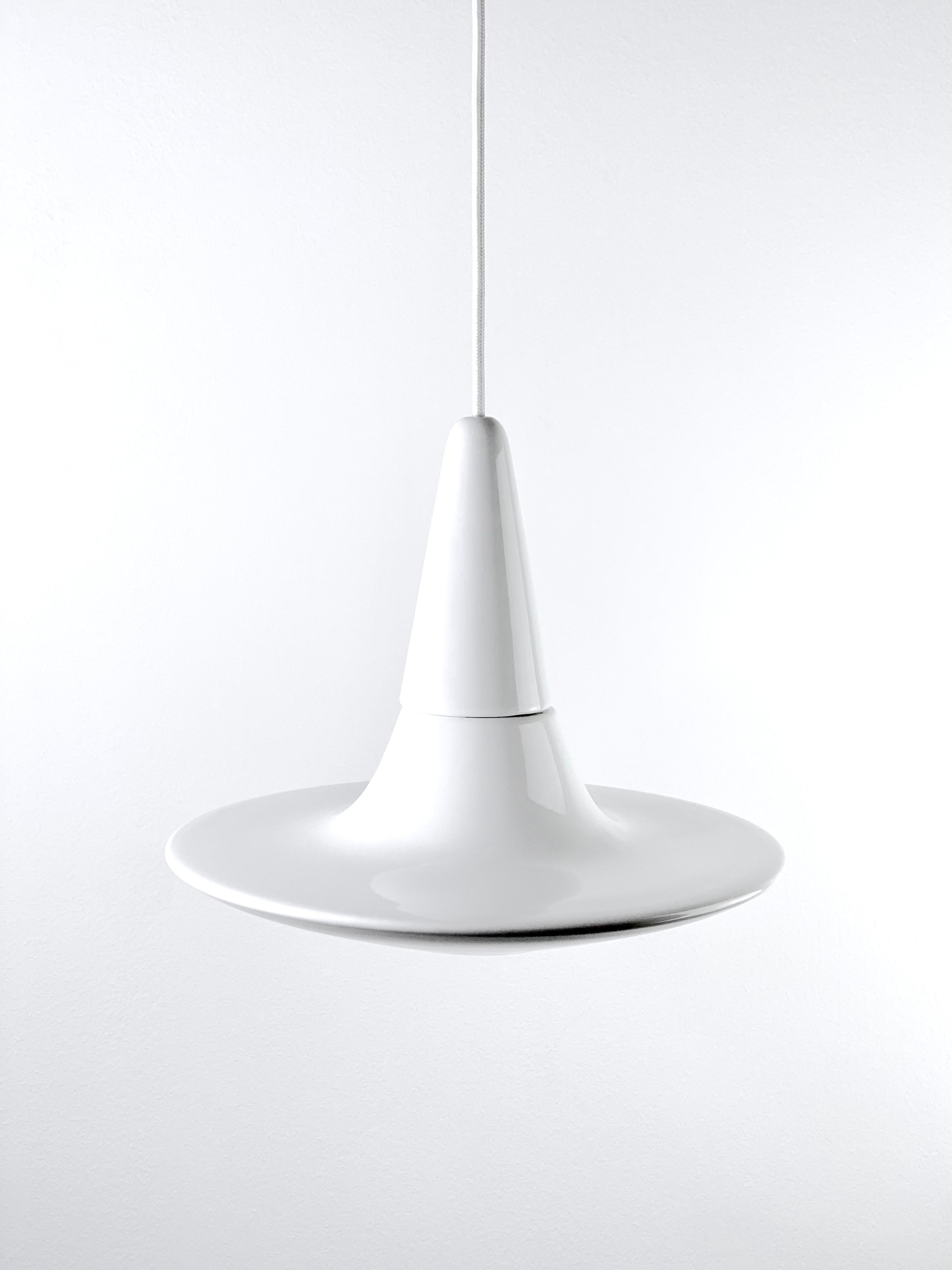 Lampada a sospensione contemporanea in gres bianco lucido, design minimalista, SML3 In condizioni Nuovo in vendita a Köln, DE