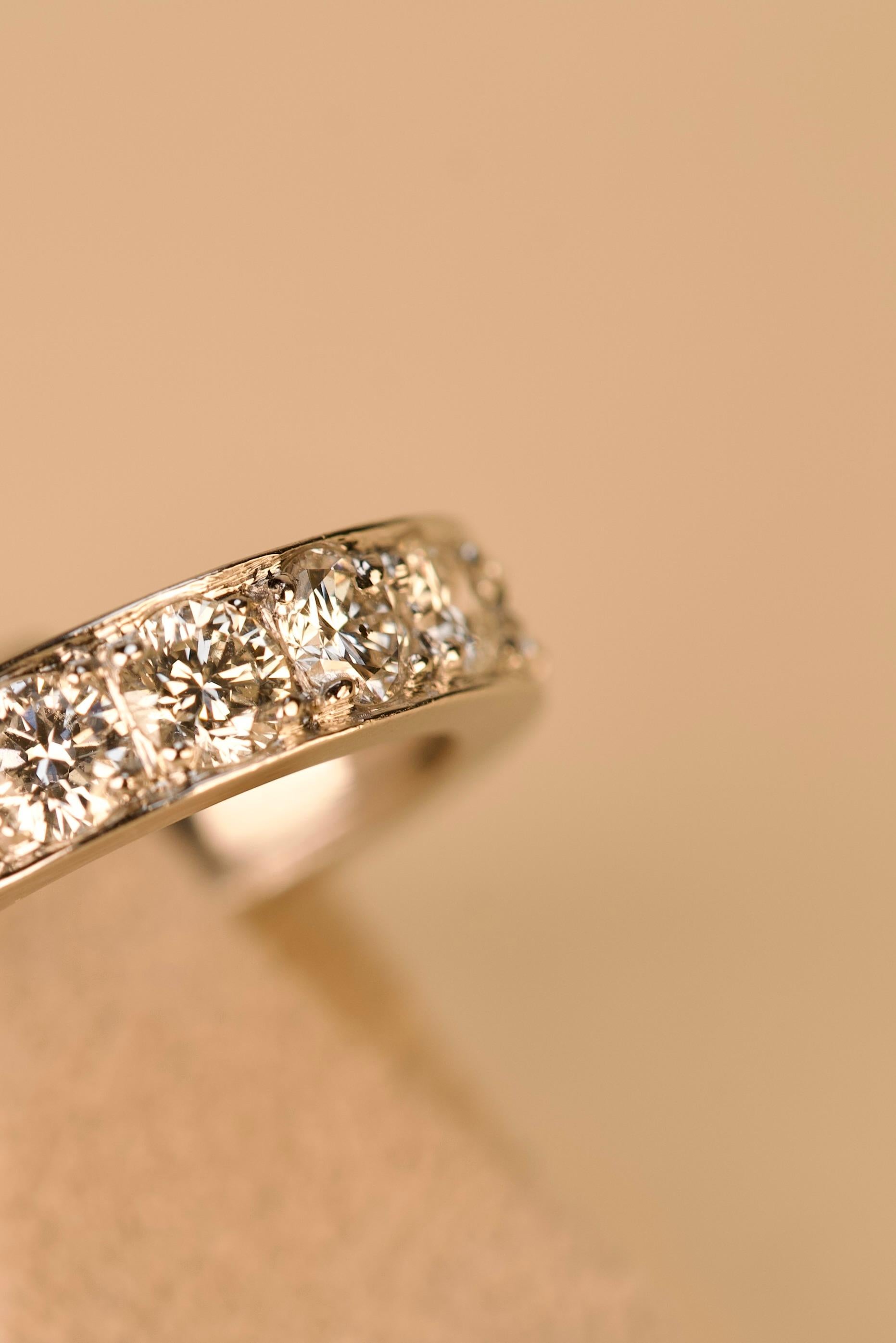 Anello in oro e diamanti Contemporary in vendita 1