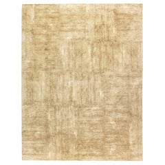 Tapis contemporain doré, beige, en laine et soie fait à la main par Doris Leslie Blau