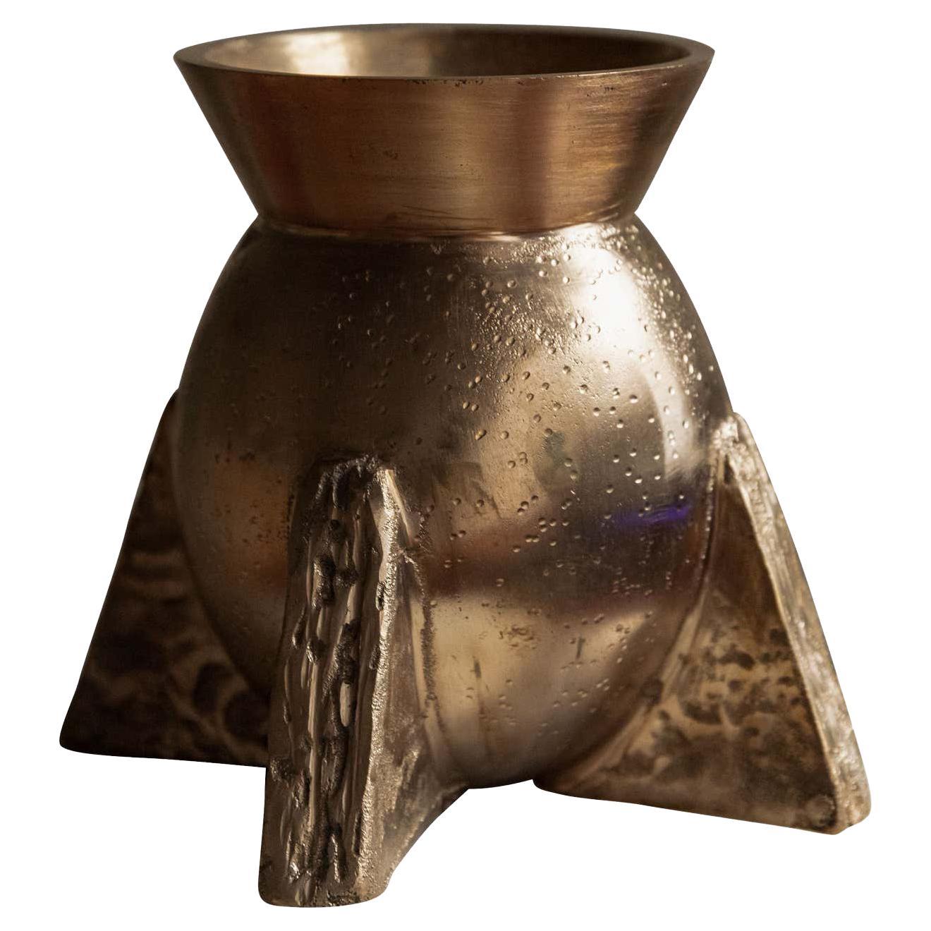 Vaso contemporaneo in bronzo dorato, Evase by Rick Owens