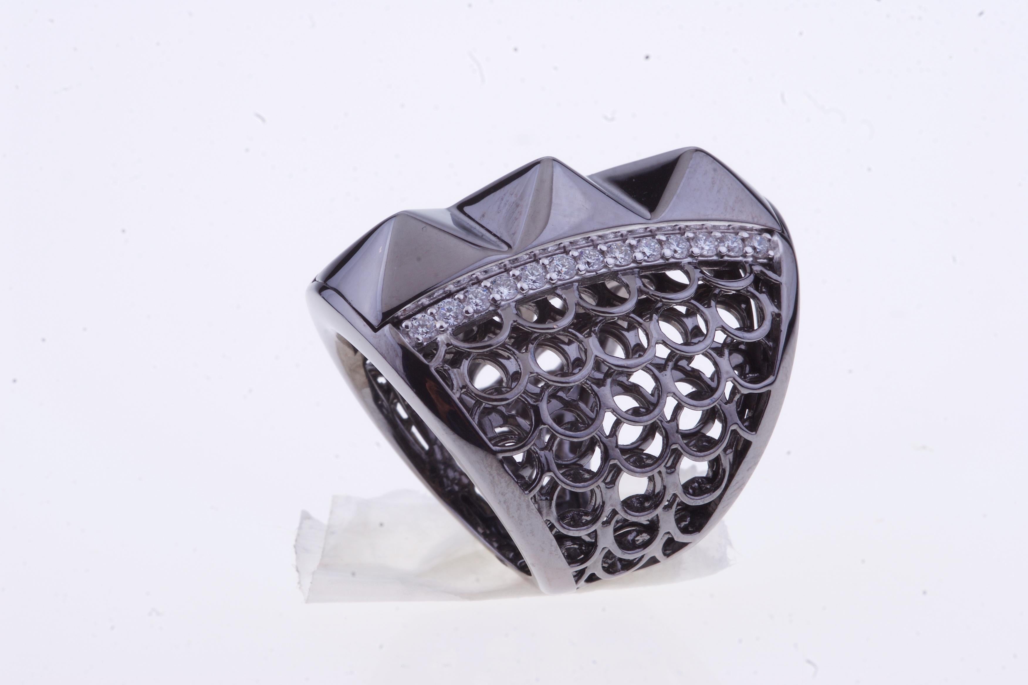 Contemporain Bague en maille d'or contemporaine noire avec Ruthenium et diamants en vente