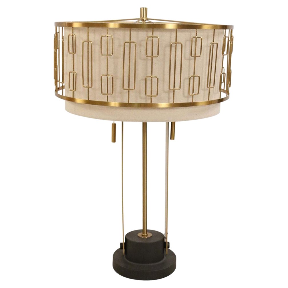 Lampada da tavolo contemporanea in metallo dorato dal design geometrico in vendita