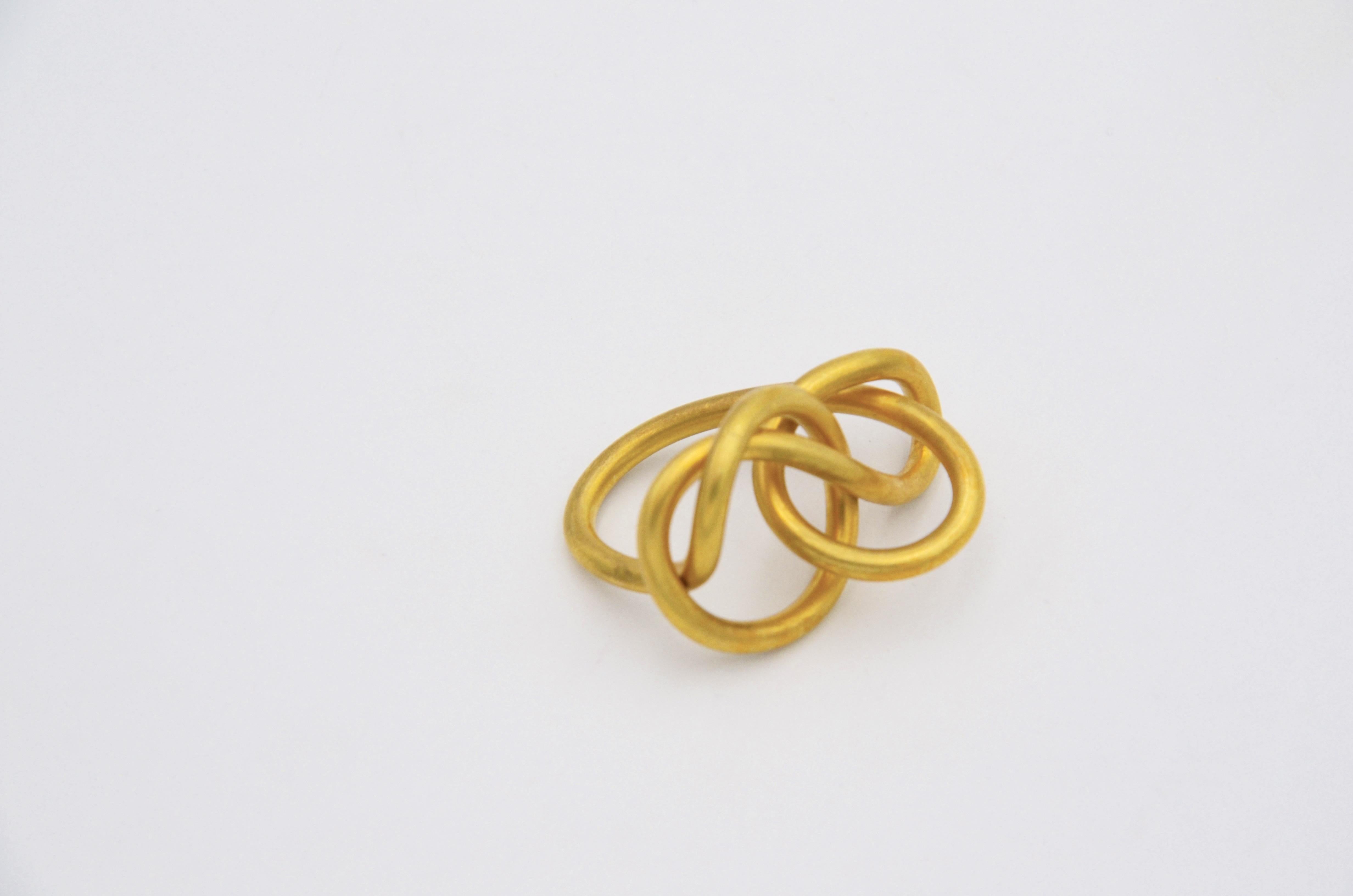 gold knot decorative object