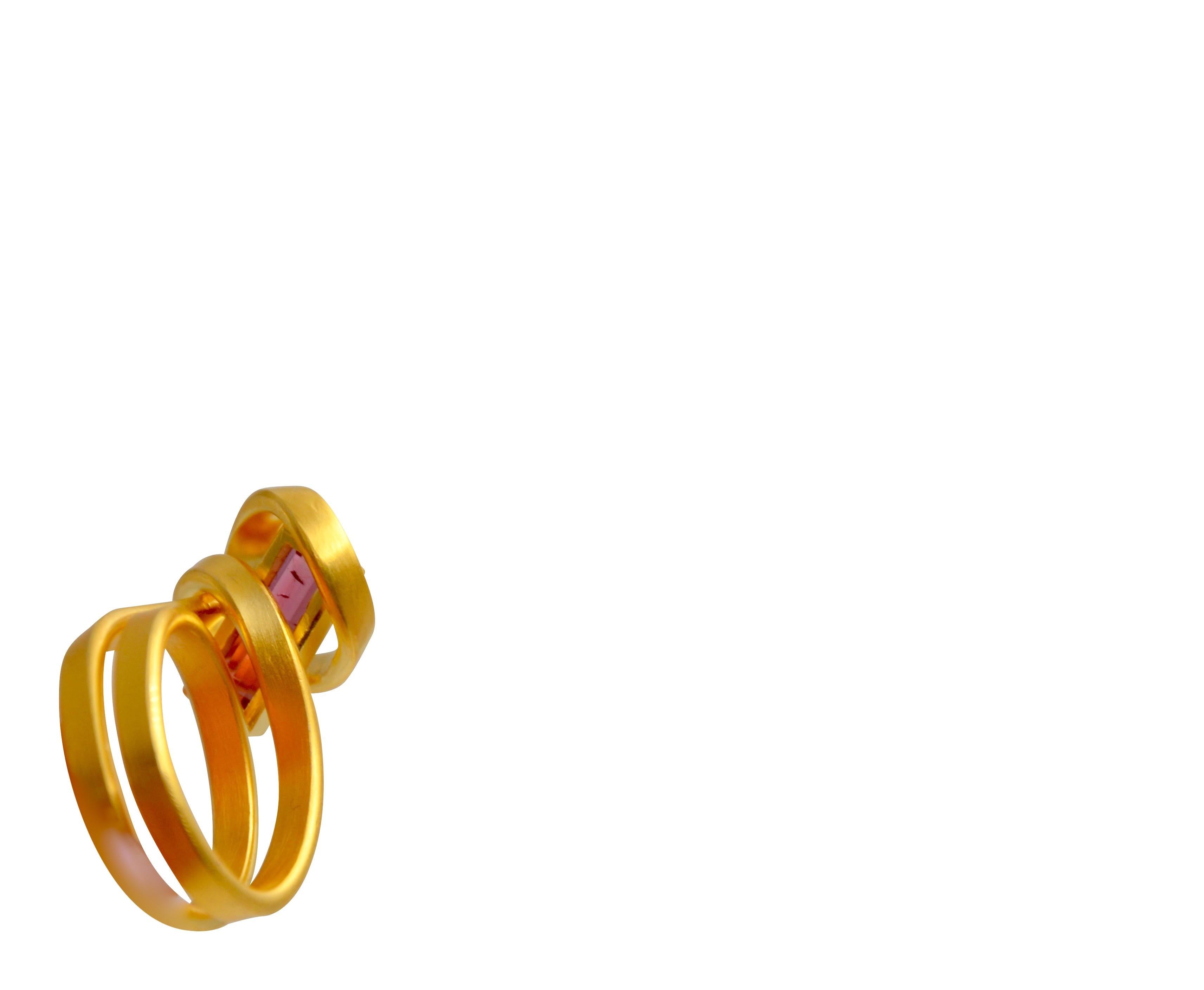 Women's or Men's Contemporary Gold plated Silver rose Tourmaline  Cocktail Ring For Sale