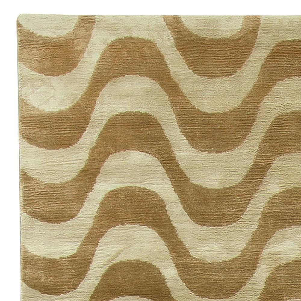 Contemporary Gold Waves Design Handmade Wool and Silk Rug by Doris Leslie Blau In New Condition For Sale In New York, NY
