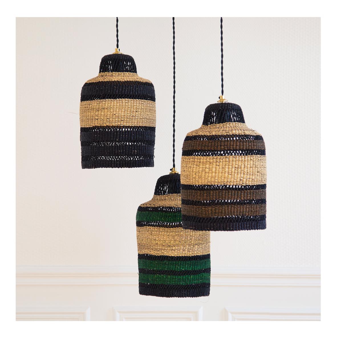 Small woven pendant lamp HIGH LIFE S : 
Spirited Artisanat
Colour: Herb (bottle green)

Are you looking for a small lamp funky lamp to light up a room? This black, green and natural pendant lamp will fill your room with light motifs. This very