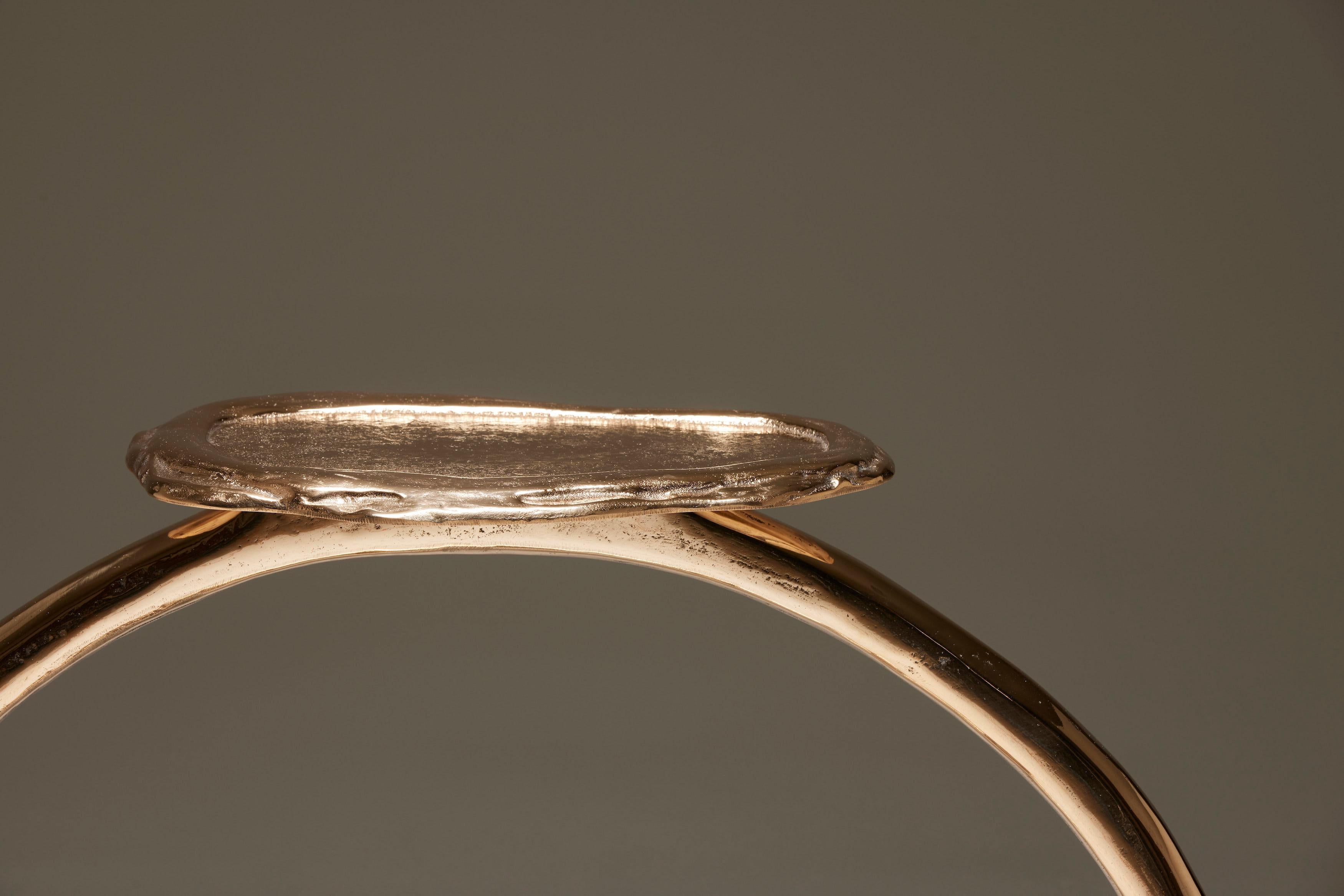 XXIe siècle et contemporain Console contemporaine à anneau en bronze doré polonais par Colo, France en vente