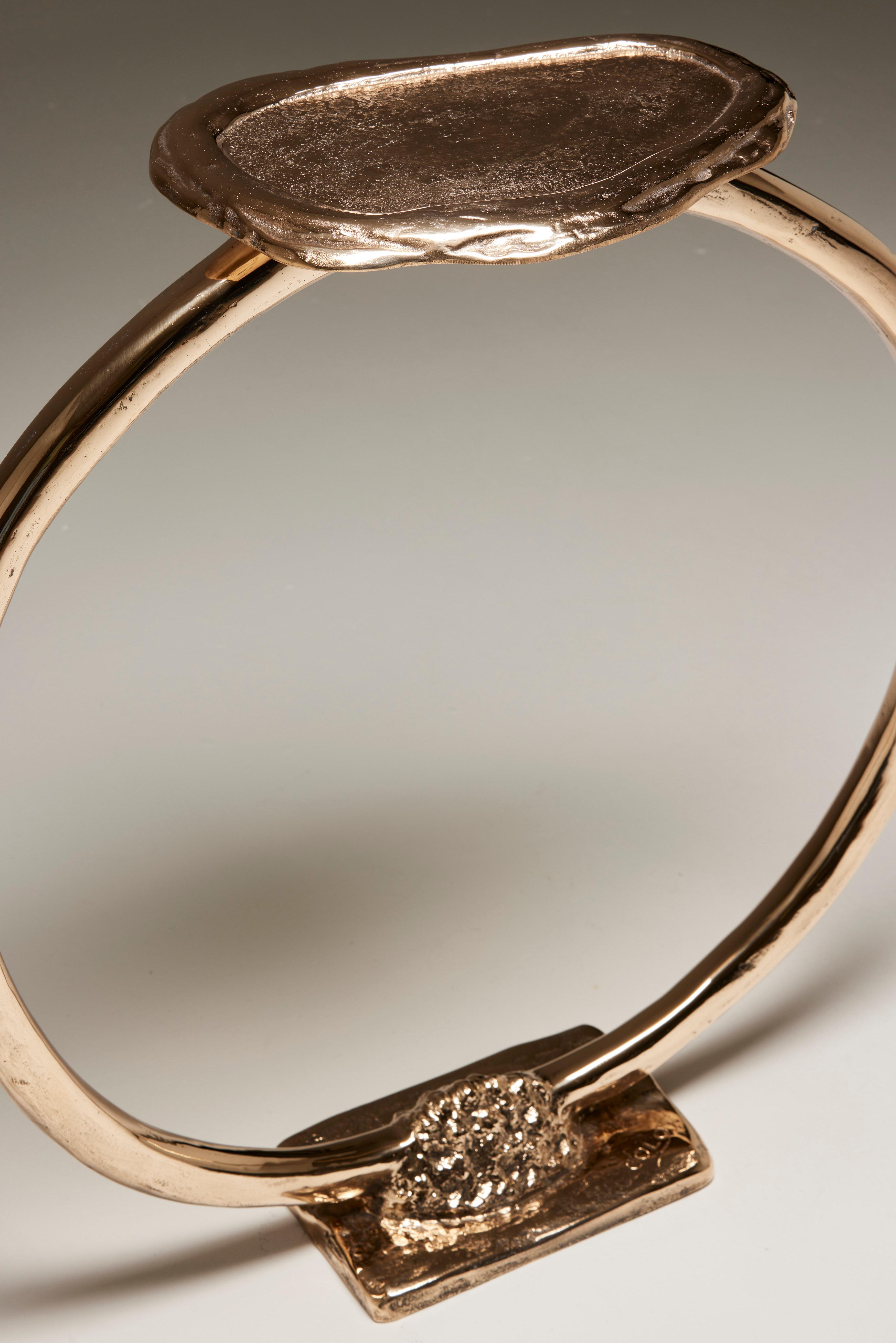 Bronze Console contemporaine à anneau en bronze doré polonais par Colo, France en vente