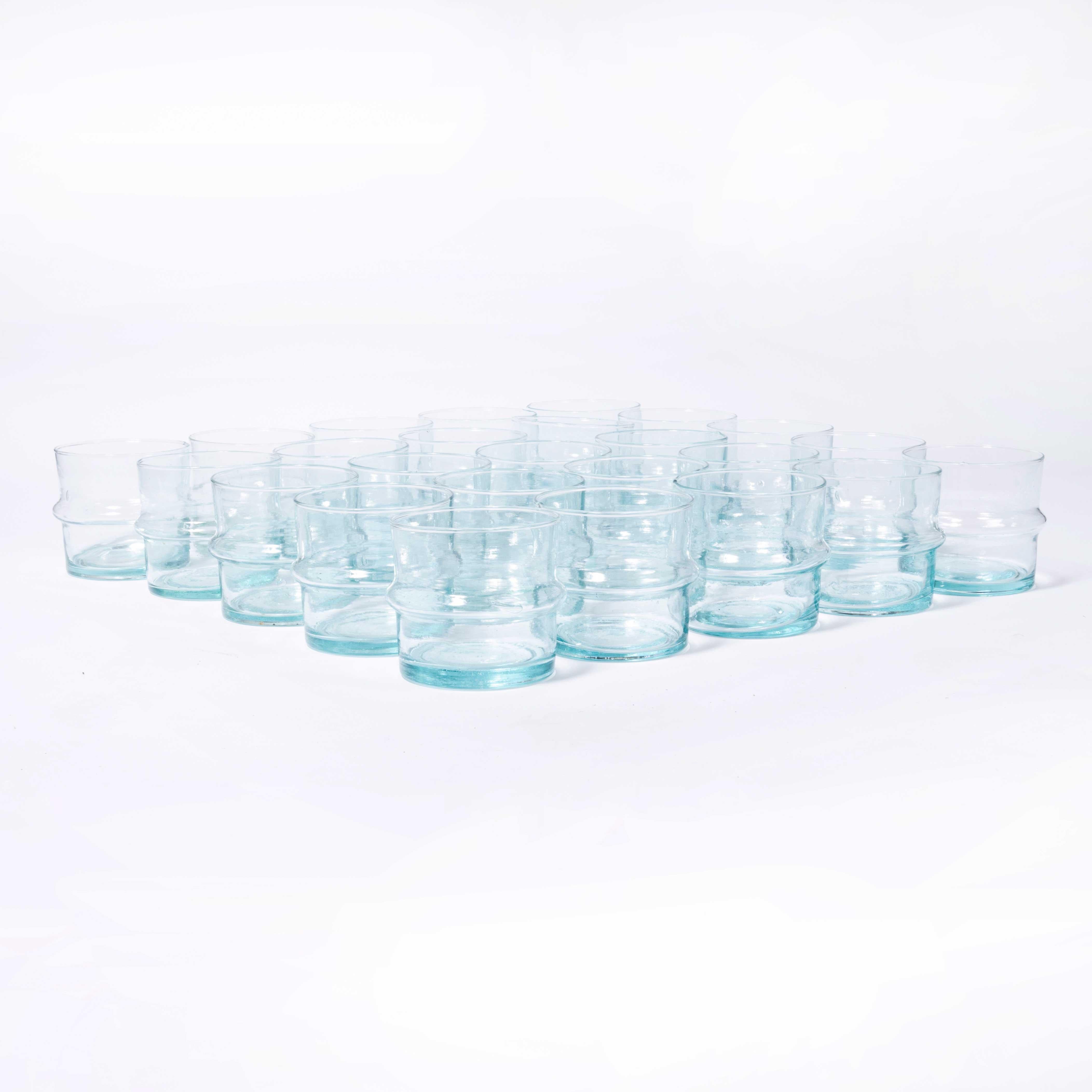 Vaso di gemme in vetro contemporaneo di buone dimensioni - soffiato a bocca In condizioni buone in vendita a Hook, Hampshire