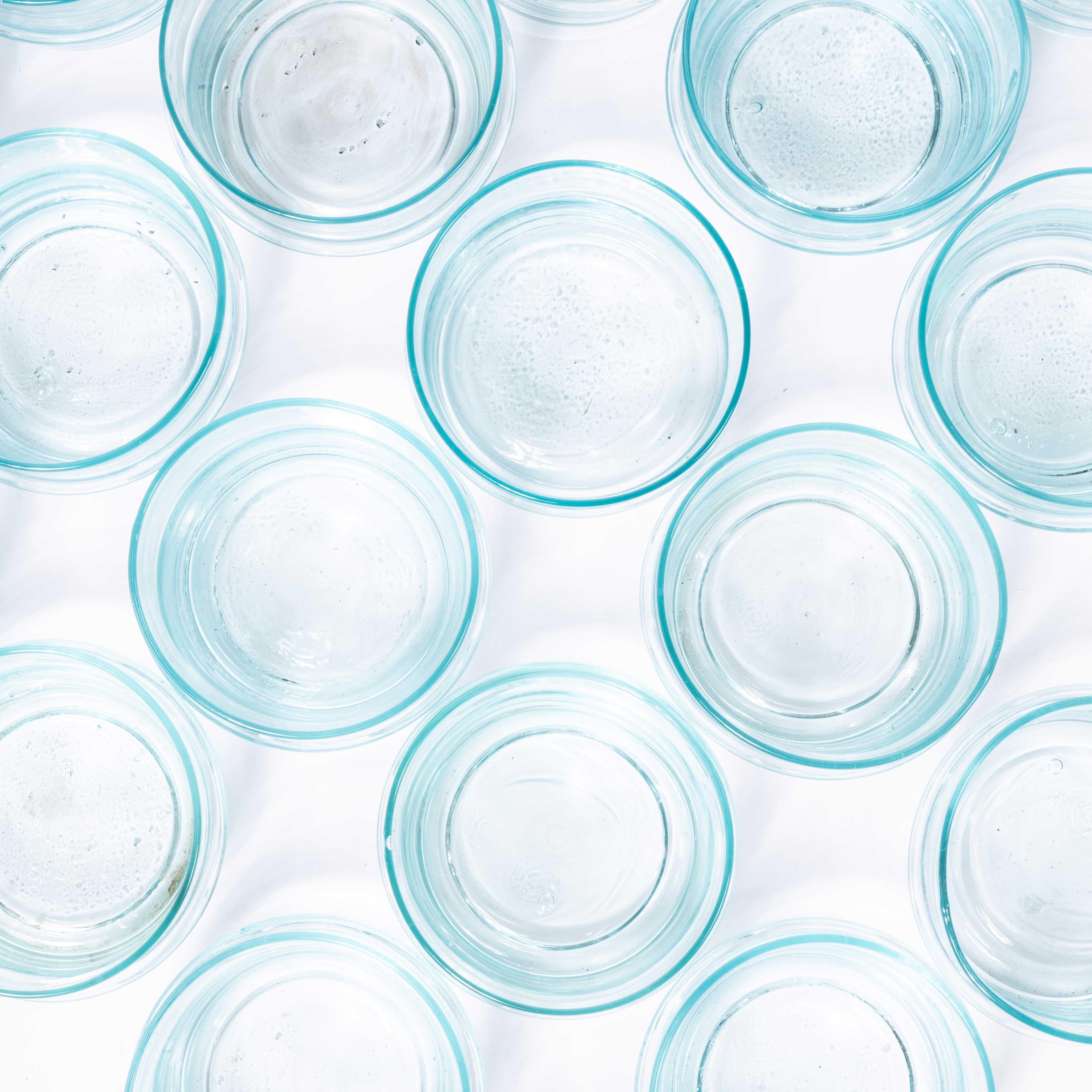 Vetro Vaso di gemme in vetro contemporaneo di buone dimensioni - soffiato a bocca in vendita