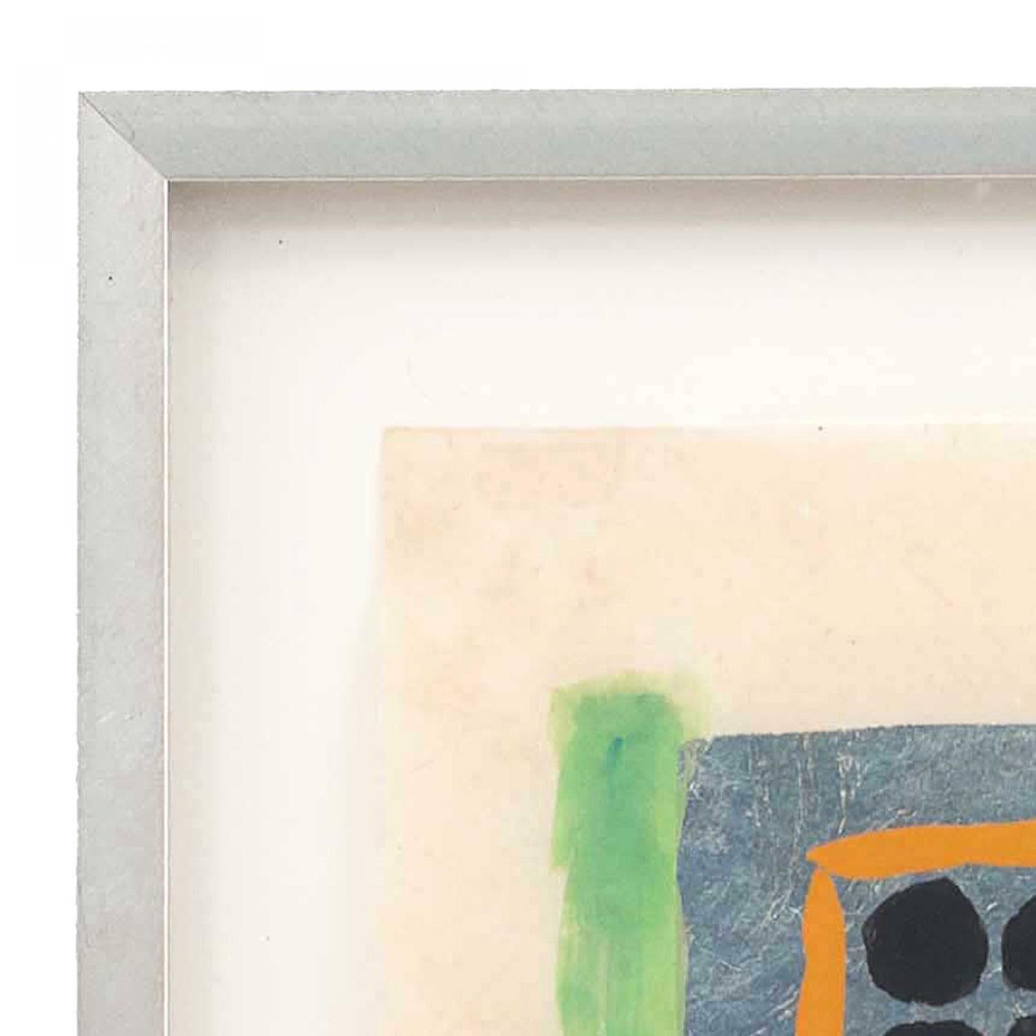 Zeitgenössische abstrakte Malerei in Silberfolie und Gouache auf Reispapier in einem rechteckigen Goldrahmen (TOM JOHN, 2003) (Ähnliche Werke: JOH6213/JOH6215/JOH6216)