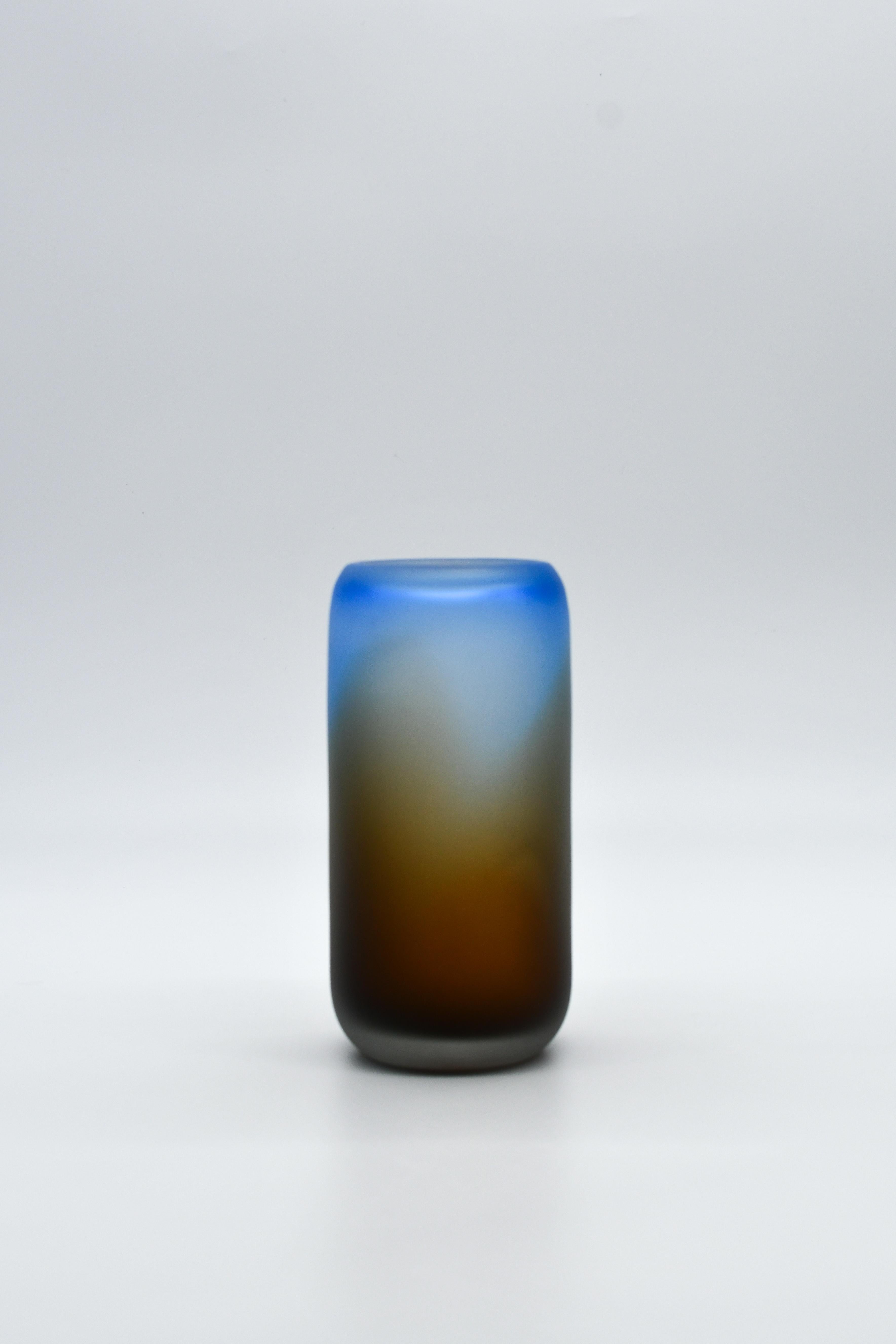 Vaso Gradienti Contemporaneo Piccolo, Sari Blue-Brow di Laura Sattin In condizioni Nuovo in vendita a 1204, CH