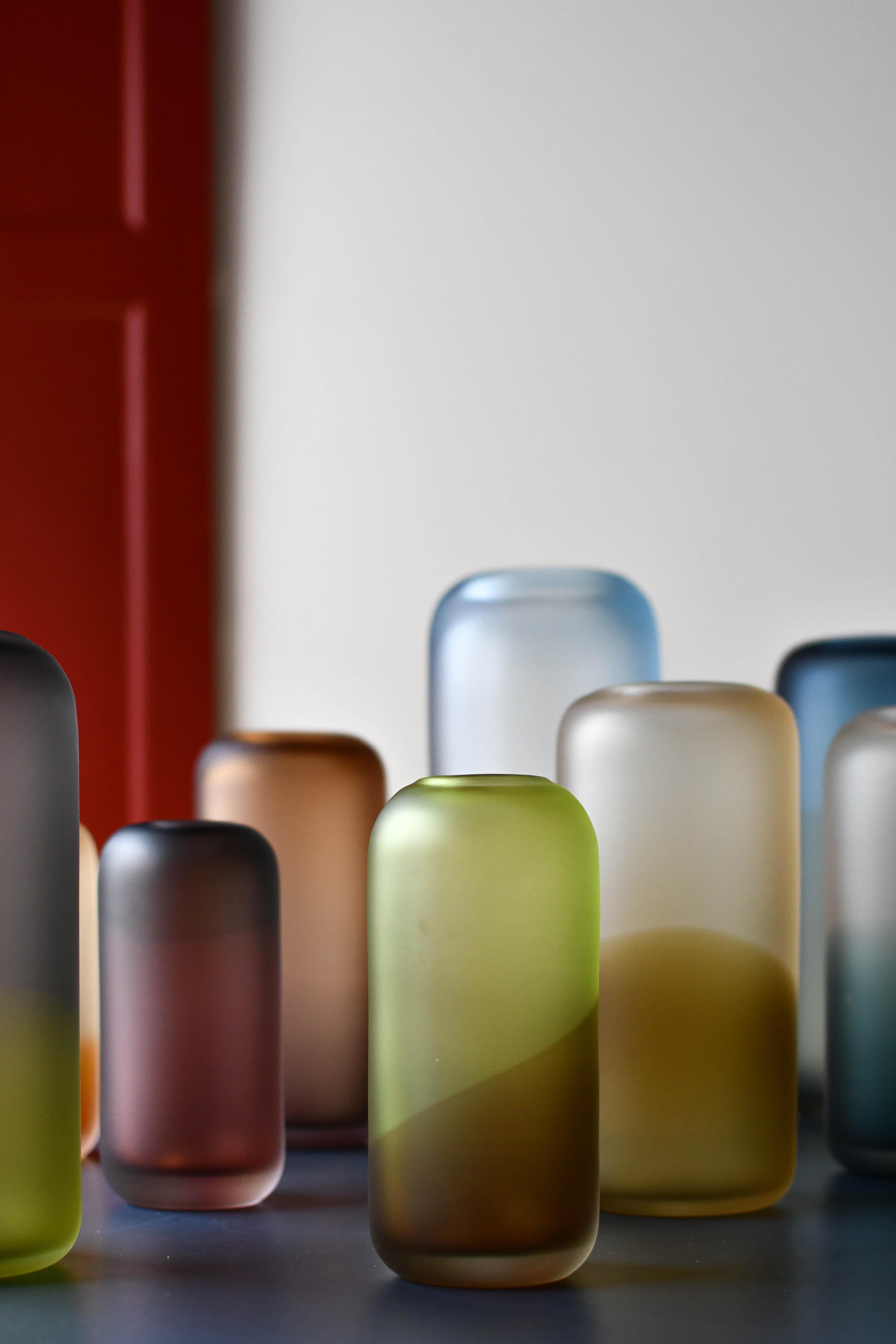 The collection called ‘Gradienti’ is inspired by the infinite colour nuances of the sky. The technique used to make these vases is called ‘sfumato’, where the goal is to achieve imperceptible transitions between hues of soft colours. 

Because of