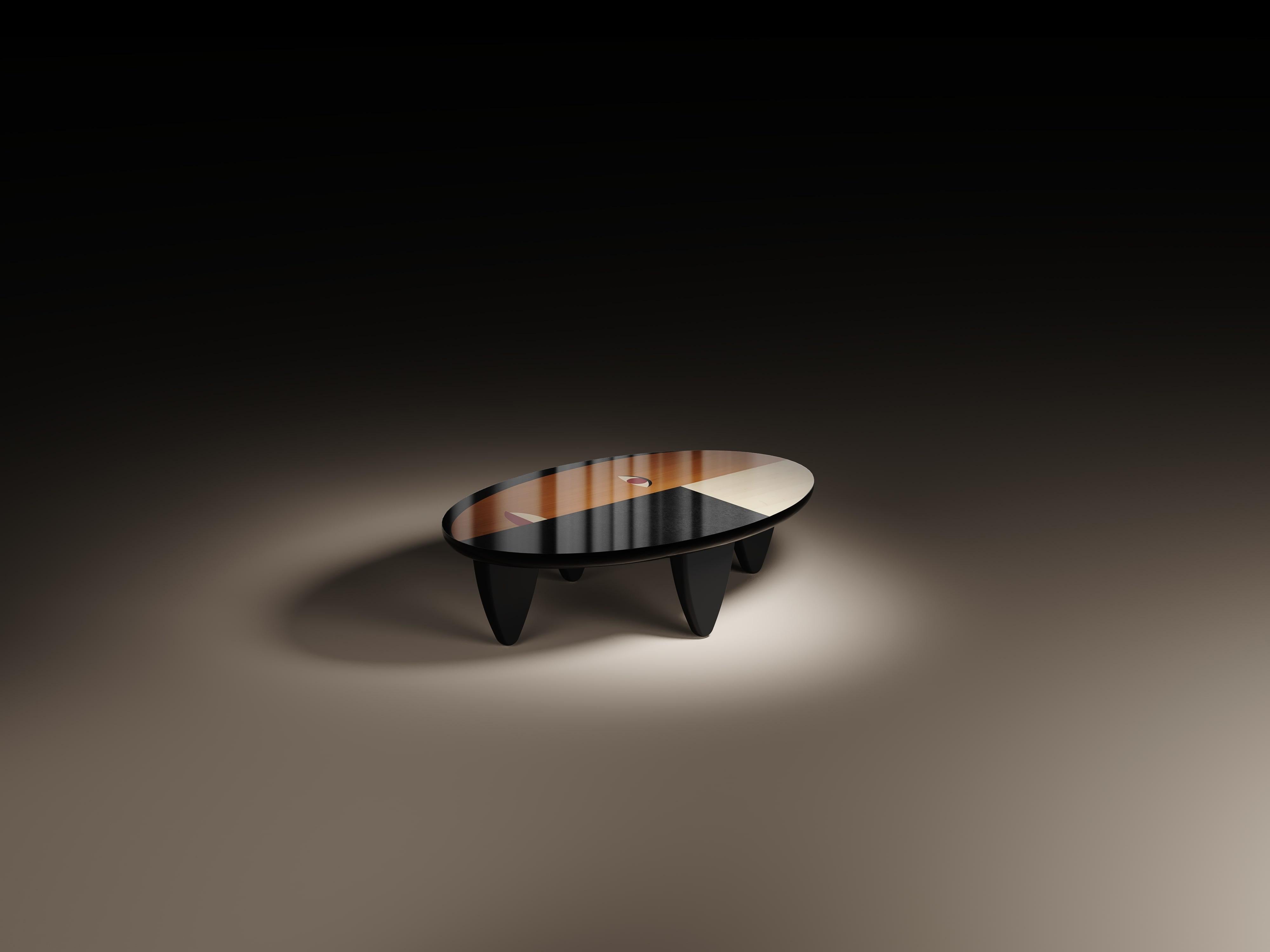 Contemporary Oval Center Couchtisch Cubist Graphic Face Wood Marquetry Schwarz (Marketerie) im Angebot