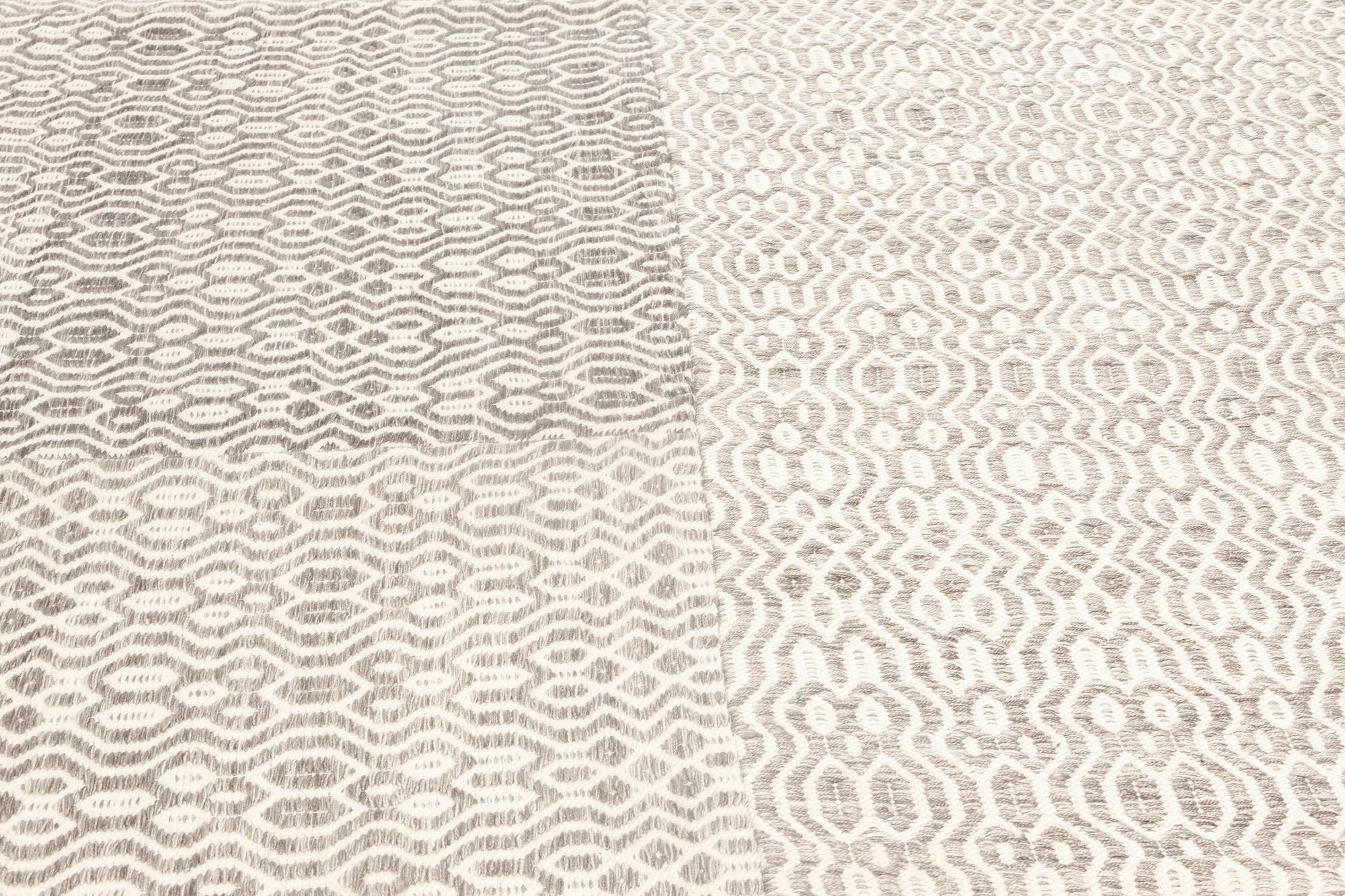 Contemporary Gray and White Flat-Weave Wool Rug by Doris Leslie Blau In New Condition For Sale In New York, NY